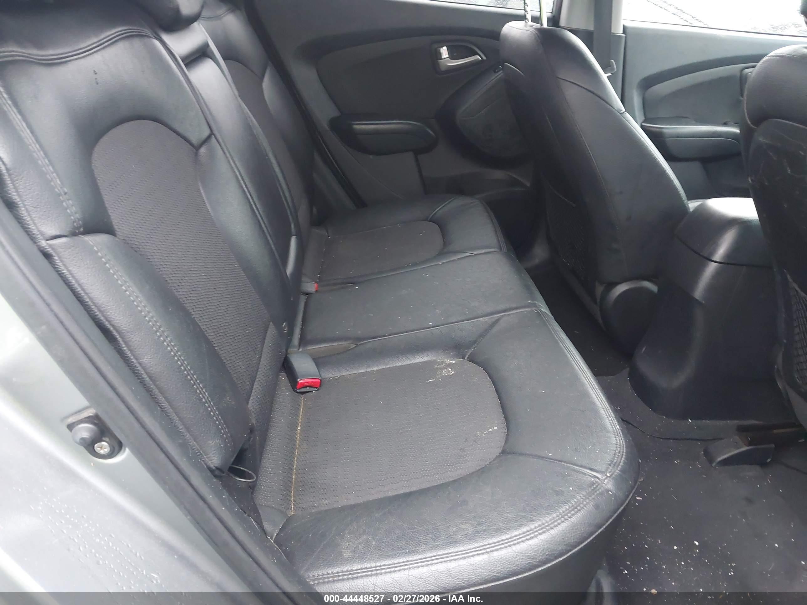 HYUNDAI TUCSON image 8