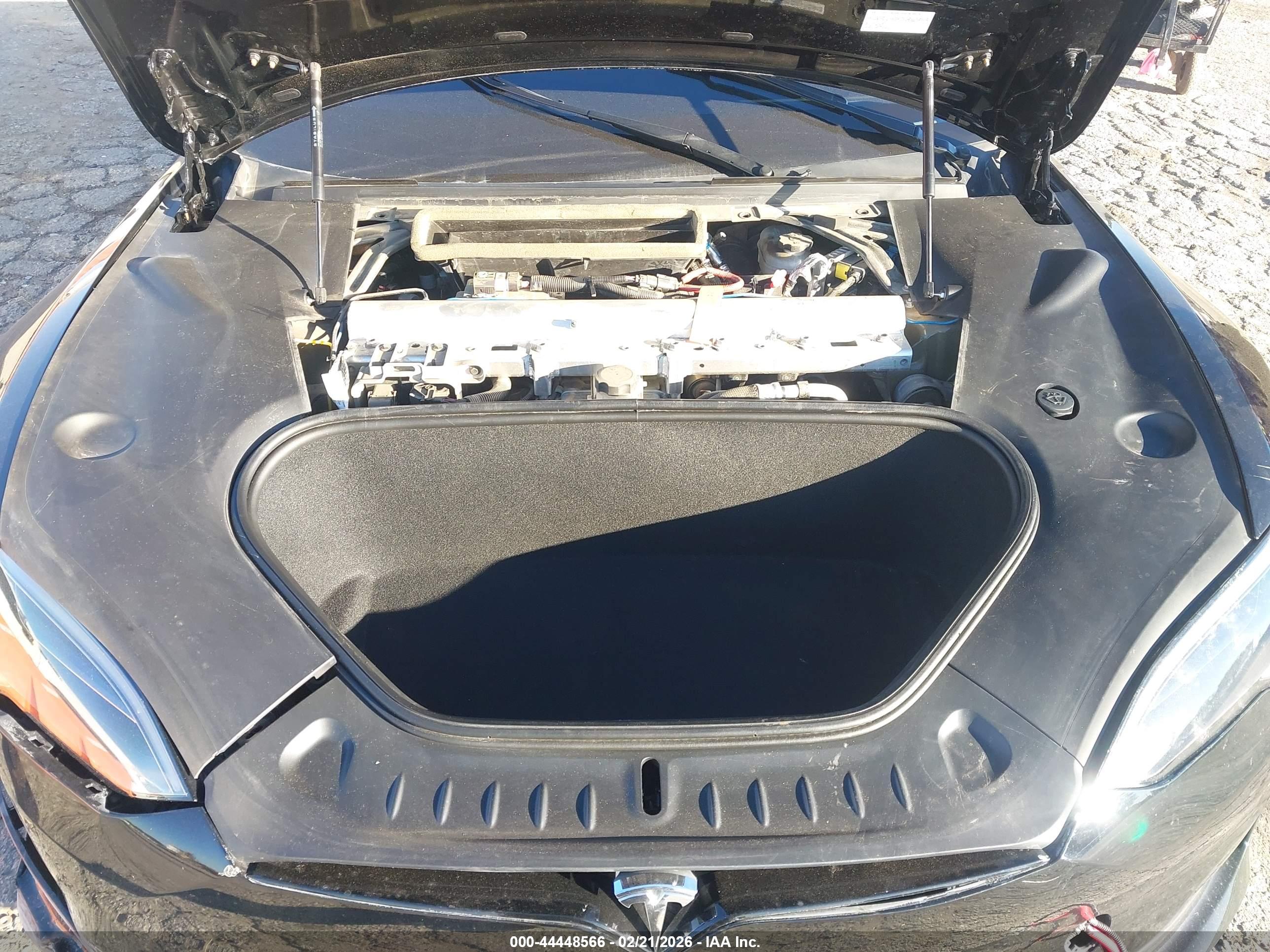 TESLA MODEL image 10