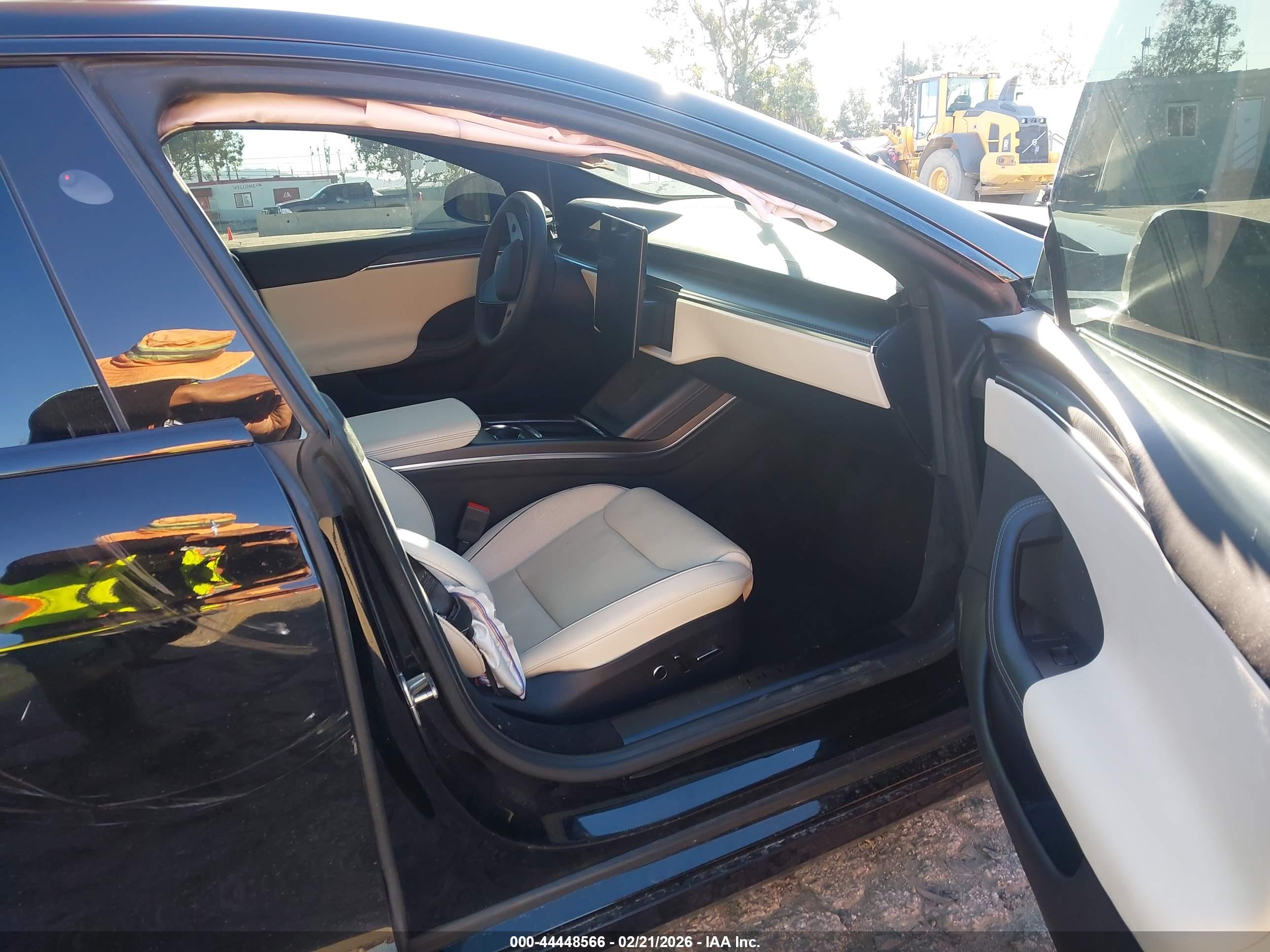 TESLA MODEL image 5