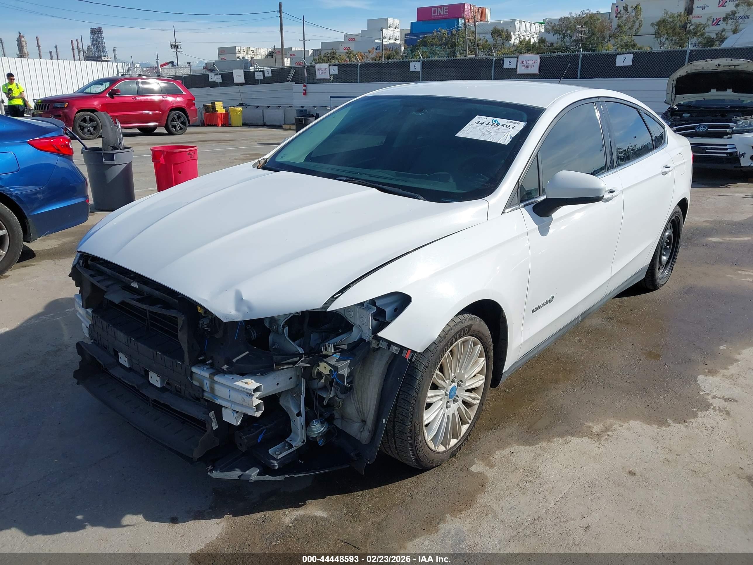 FORD FUSION image 6