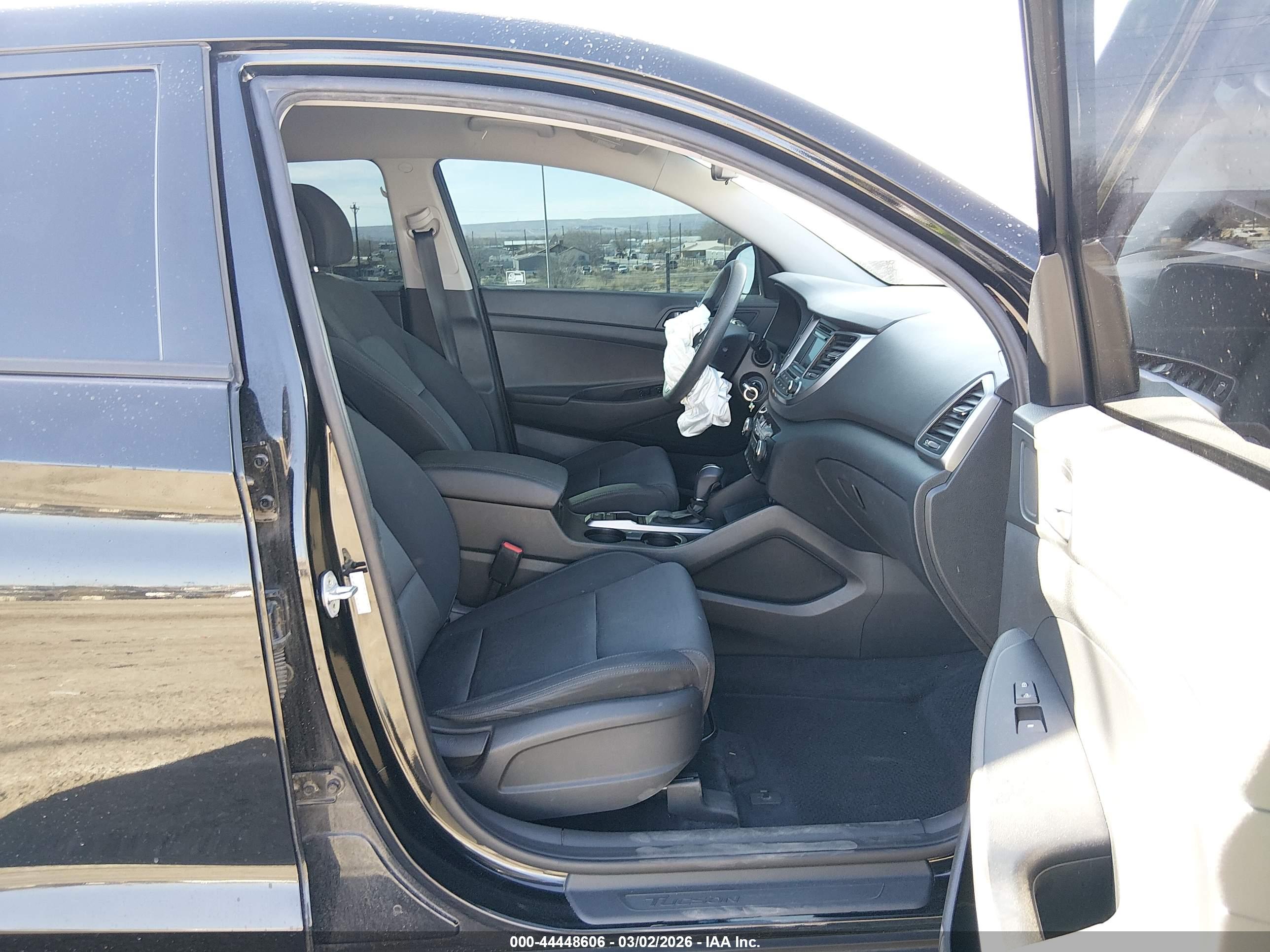 HYUNDAI TUCSON image 5