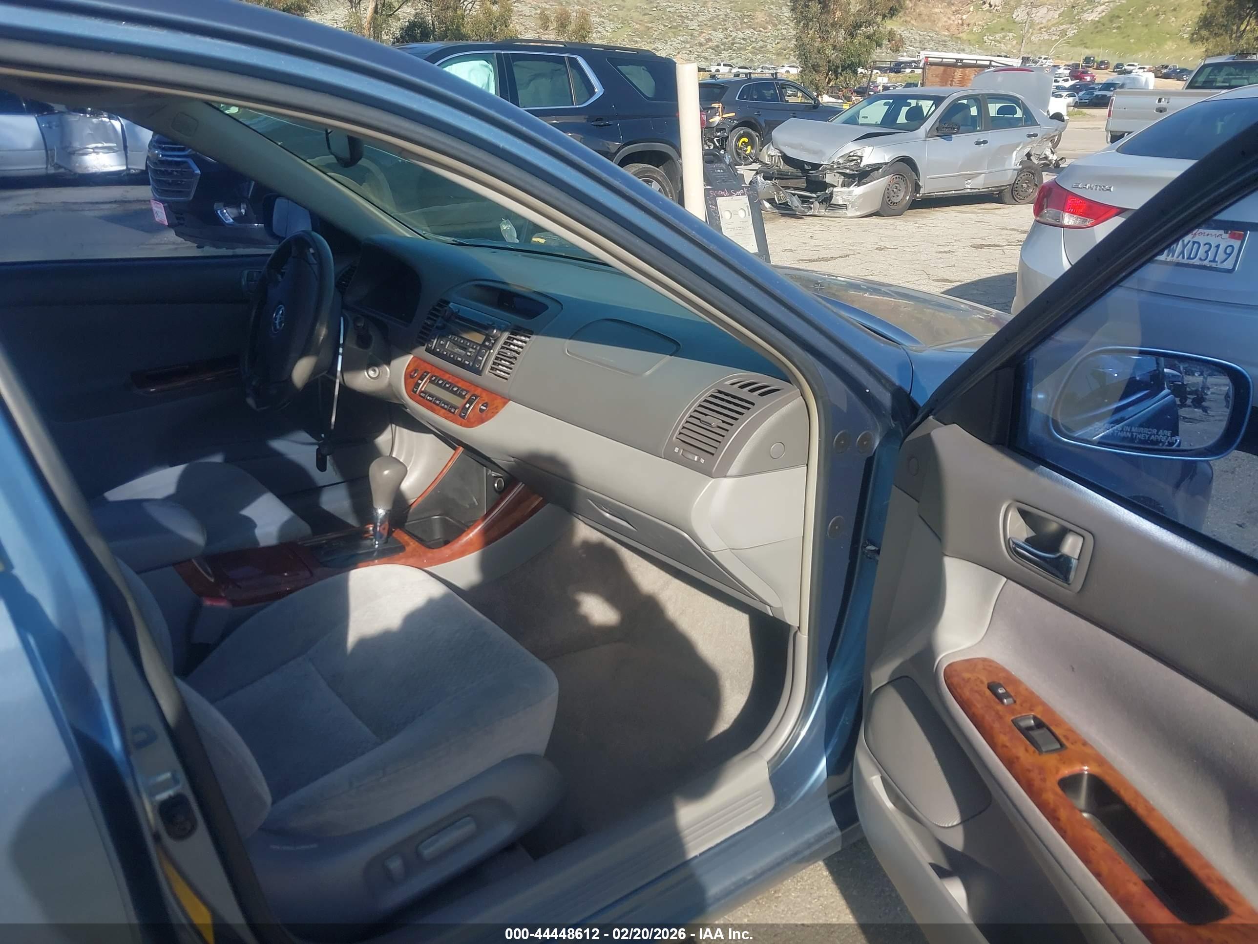 TOYOTA CAMRY image 5