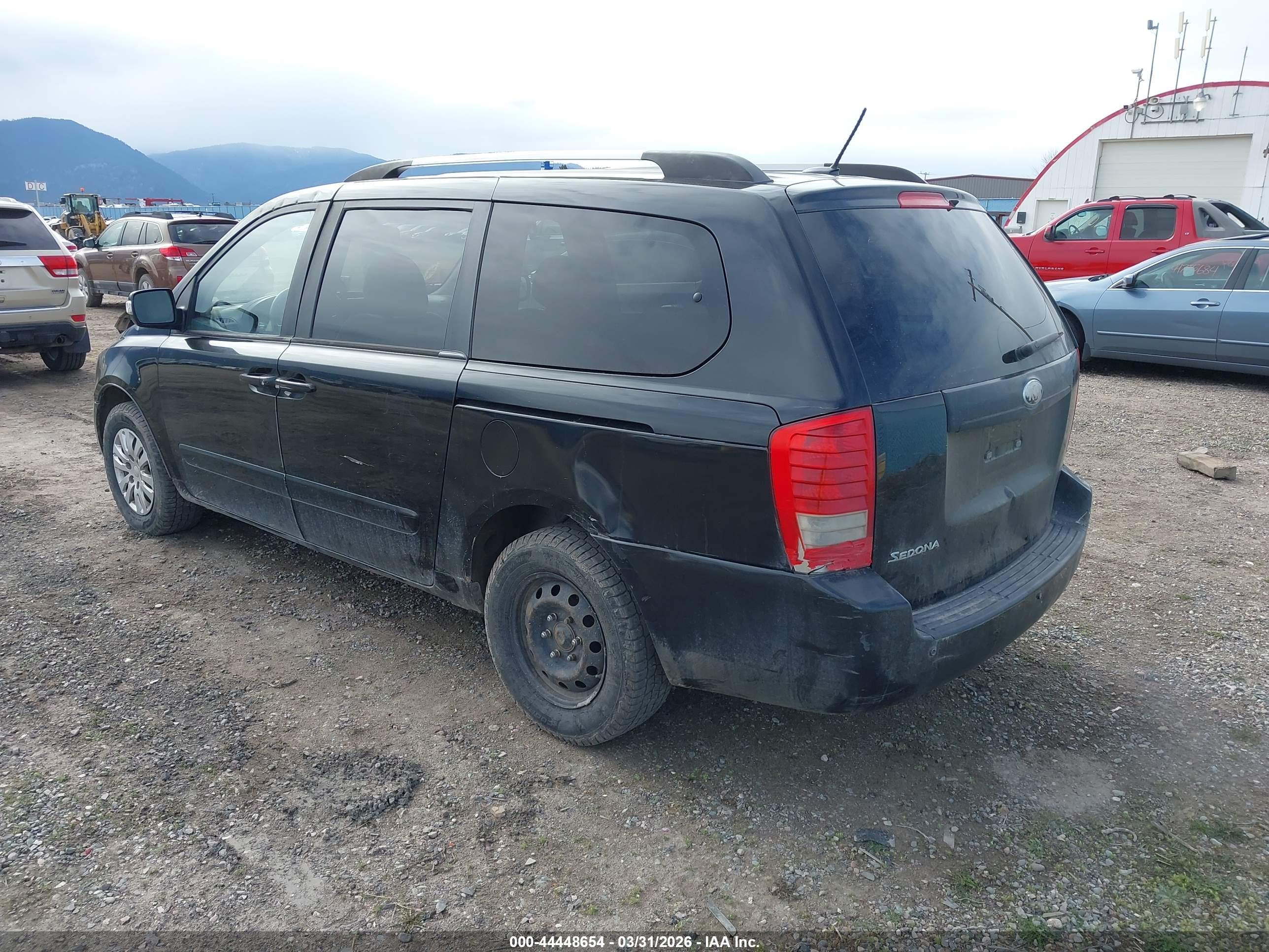 KIA SEDONA image 3