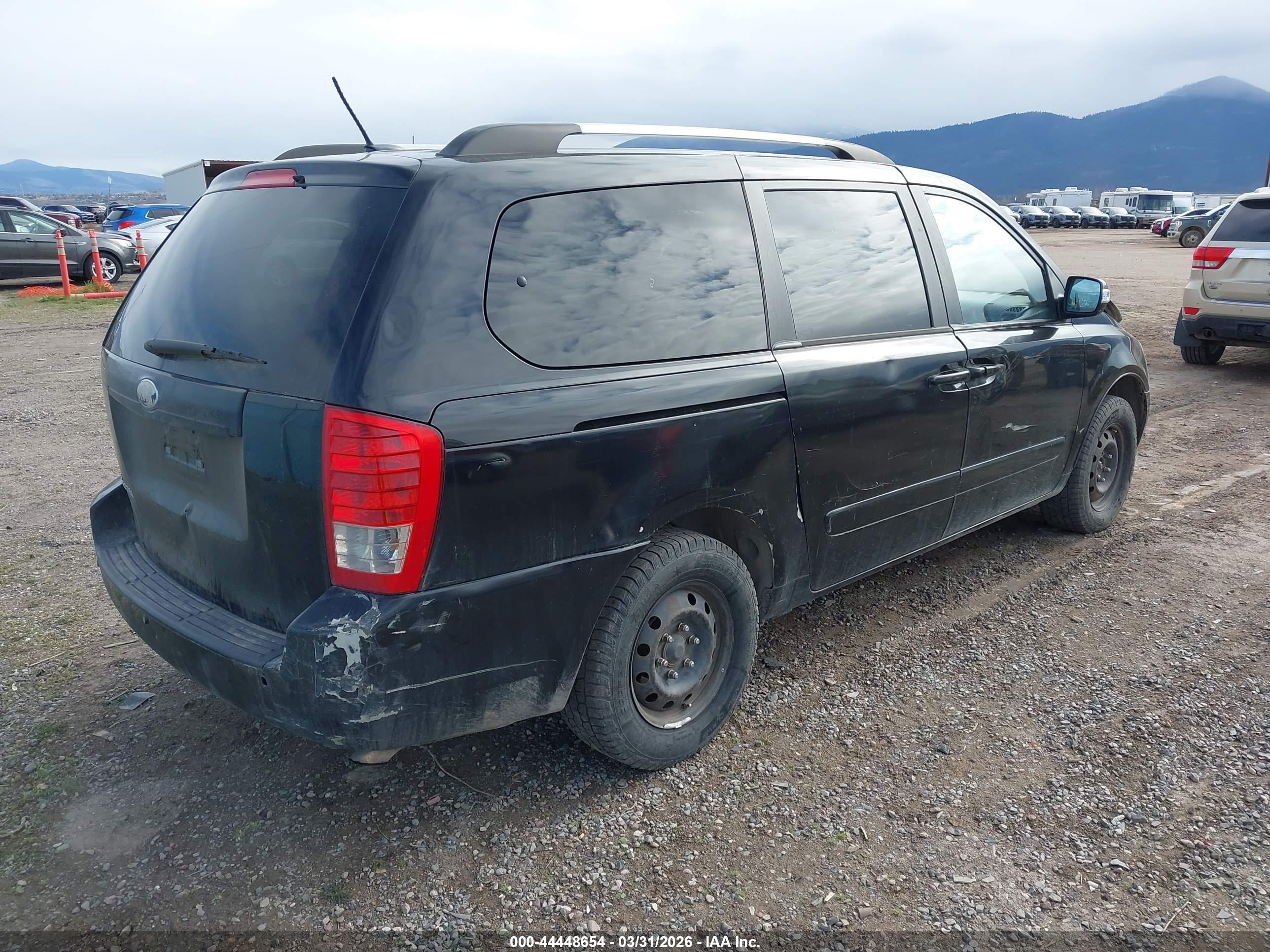 KIA SEDONA image 4