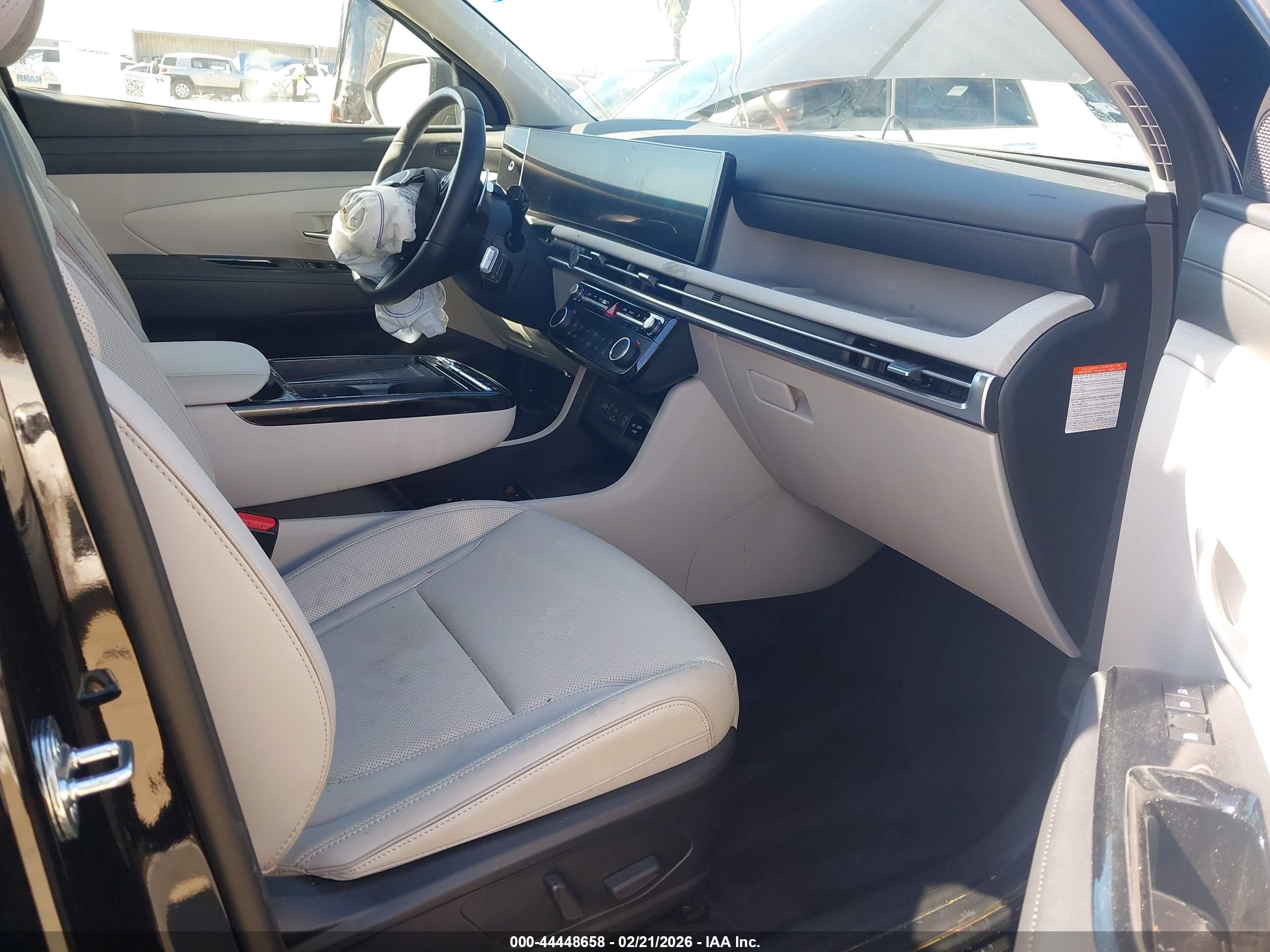 HYUNDAI TUCSON image 5