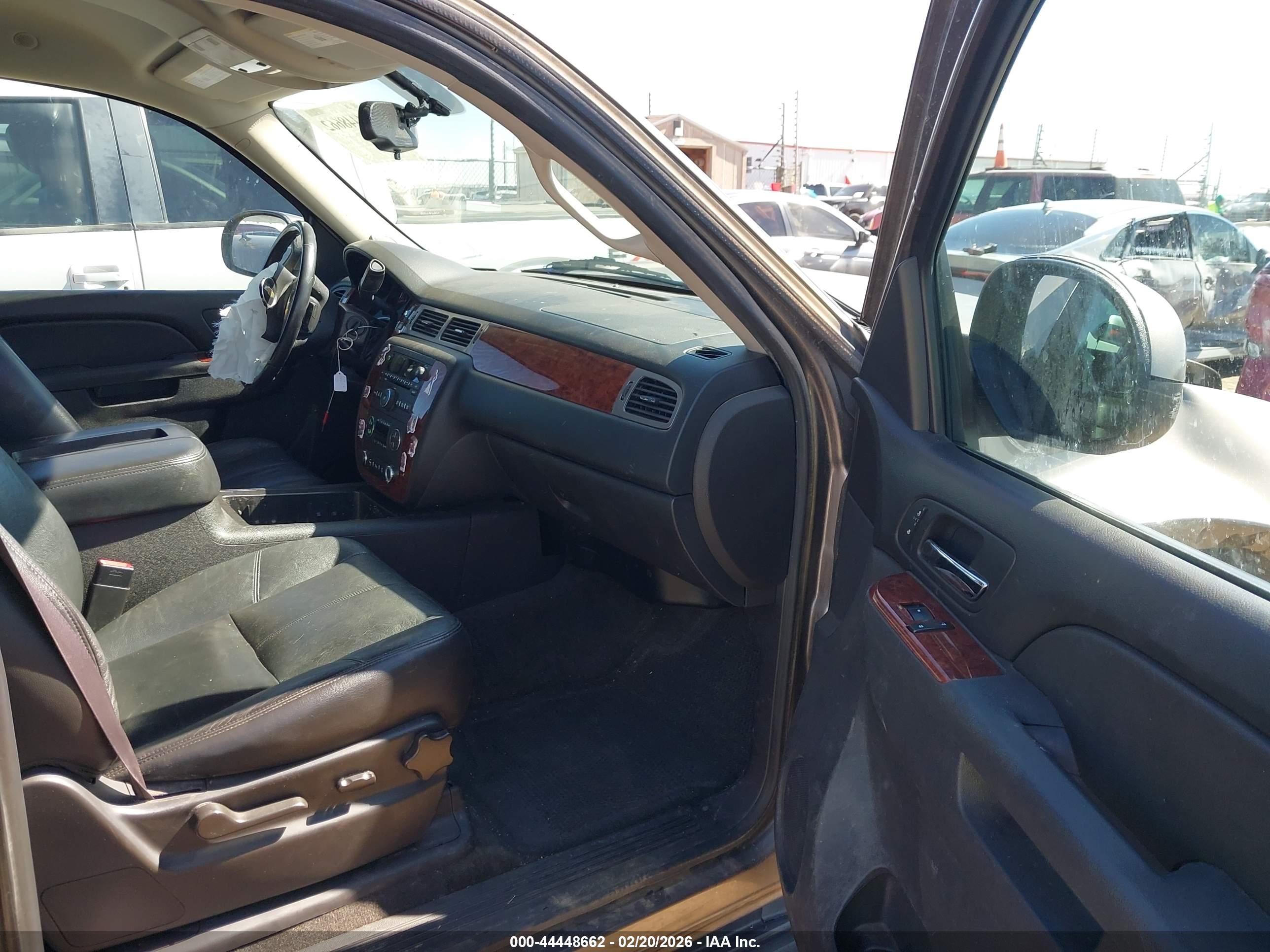 CHEVROLET TAHOE image 5