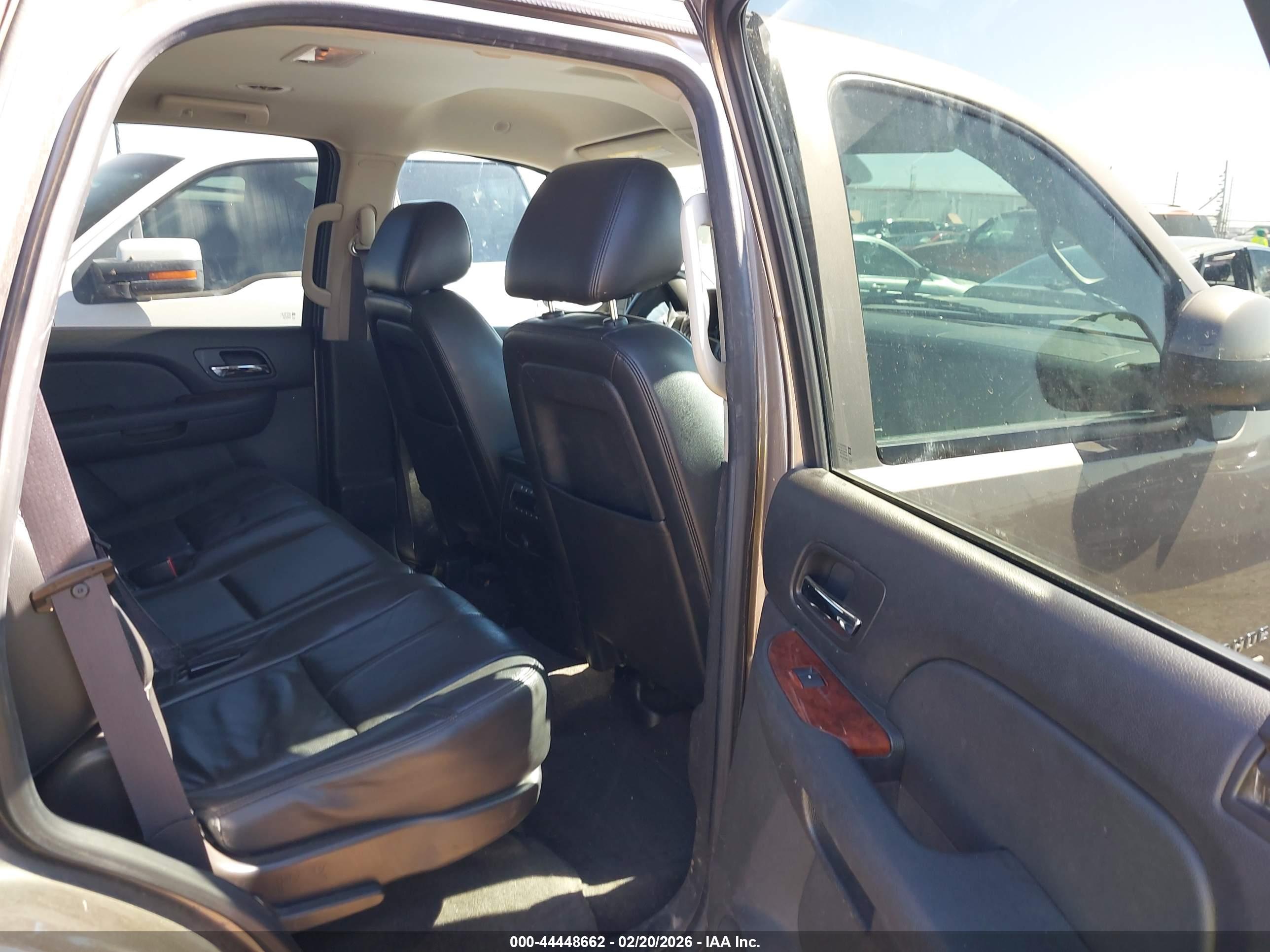CHEVROLET TAHOE image 8