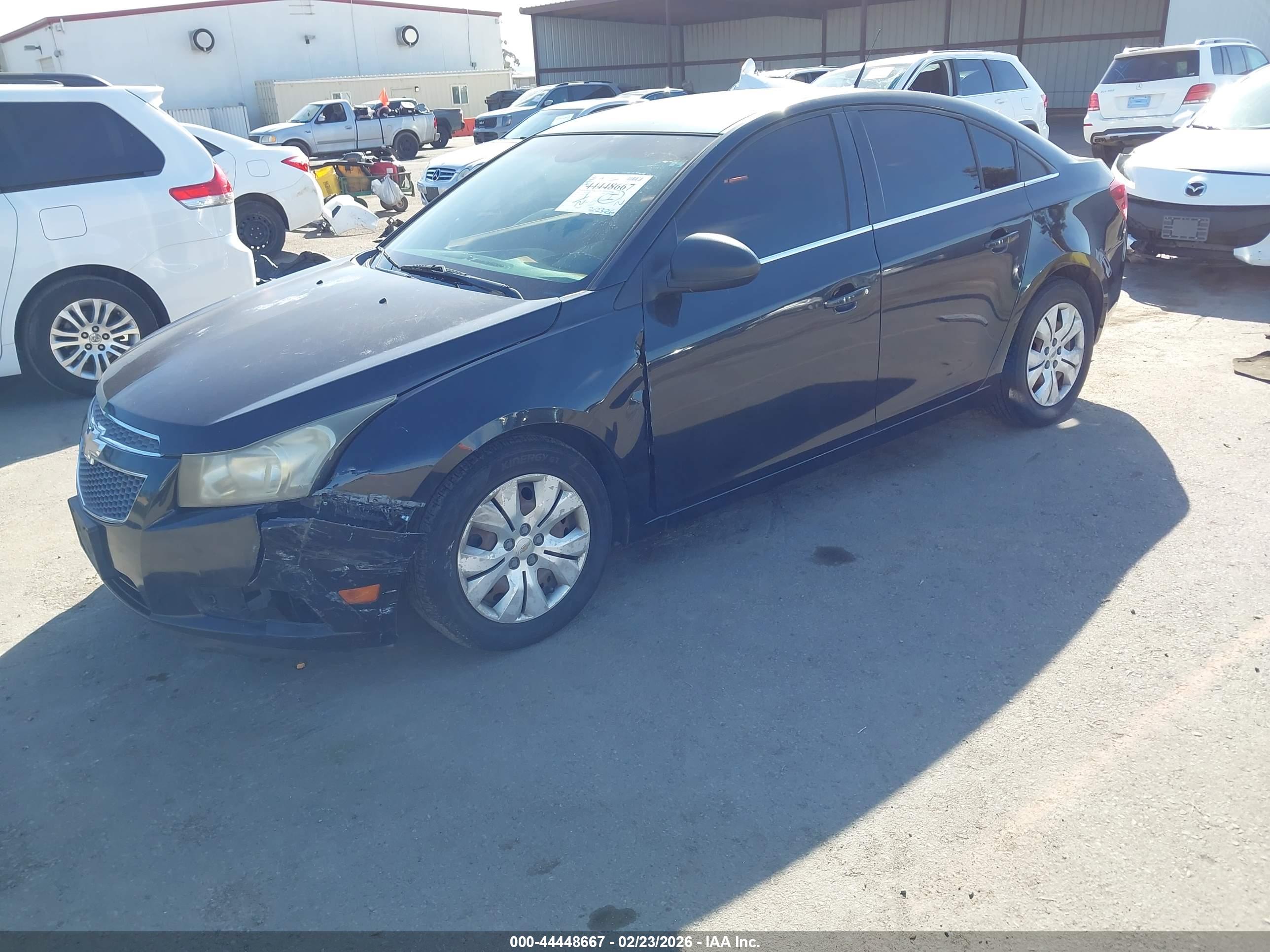 CHEVROLET CRUZE image 2
