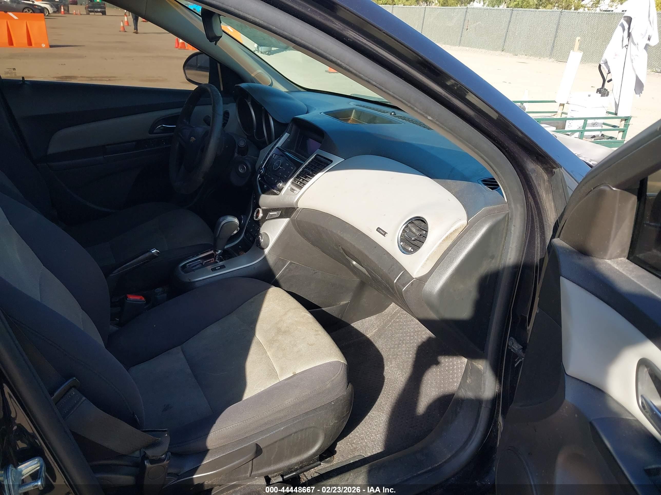 CHEVROLET CRUZE image 5