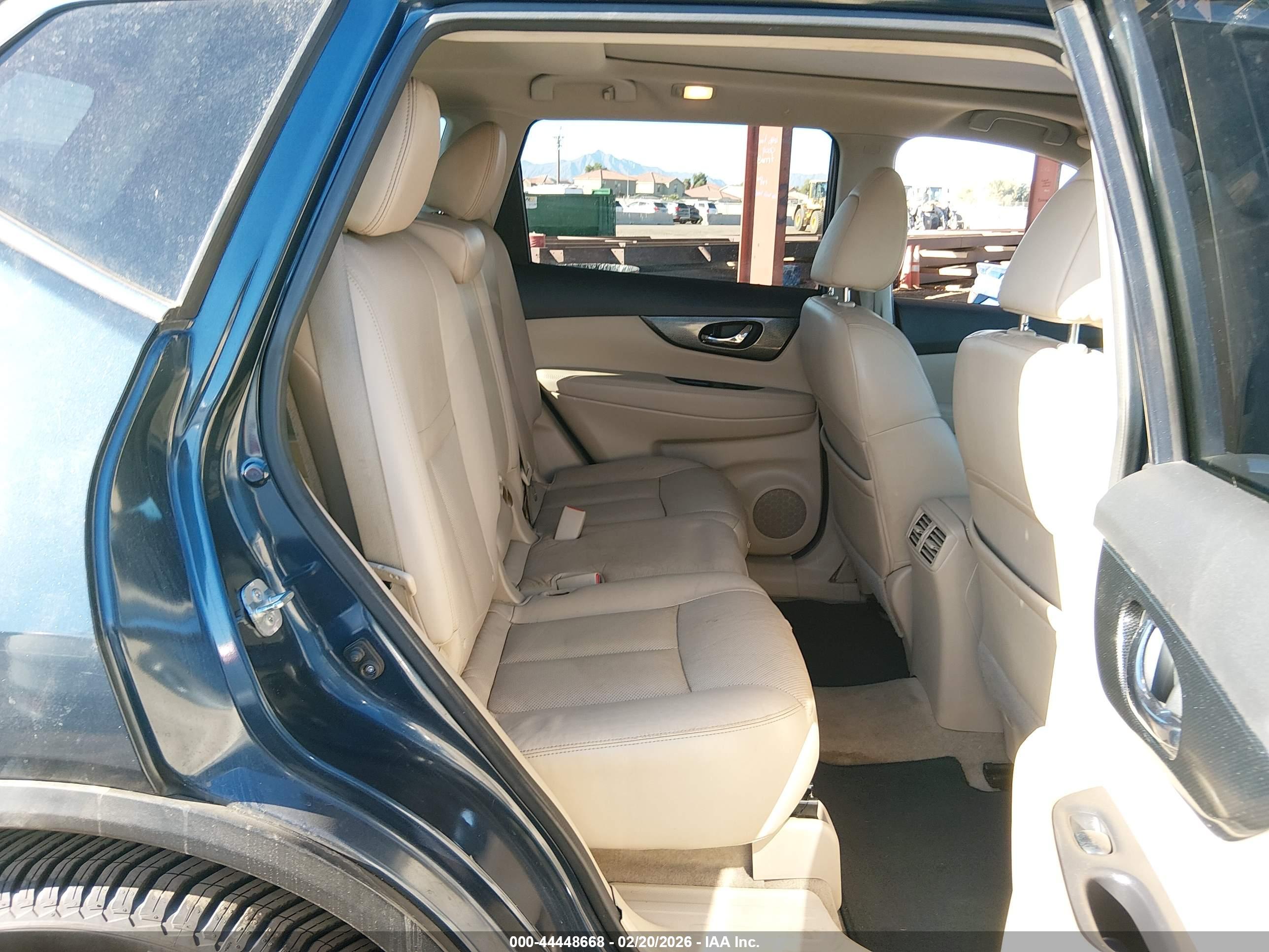 NISSAN ROGUE image 8