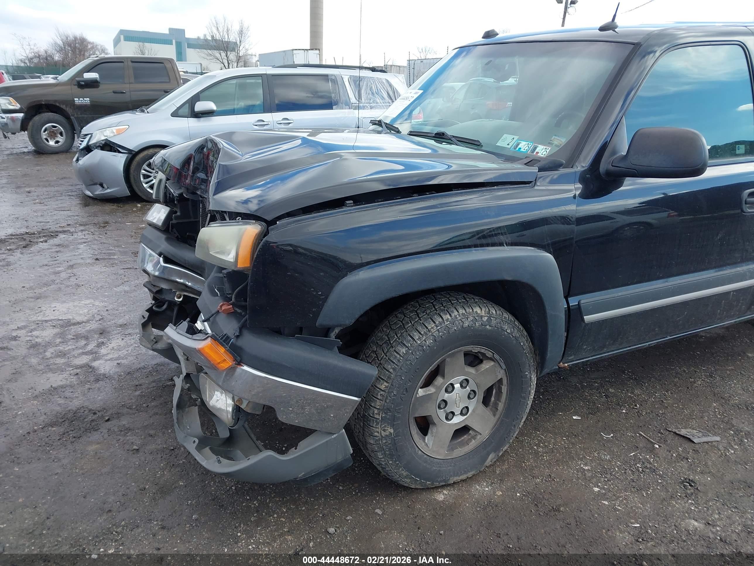 CHEVROLET SILVERADO image 6