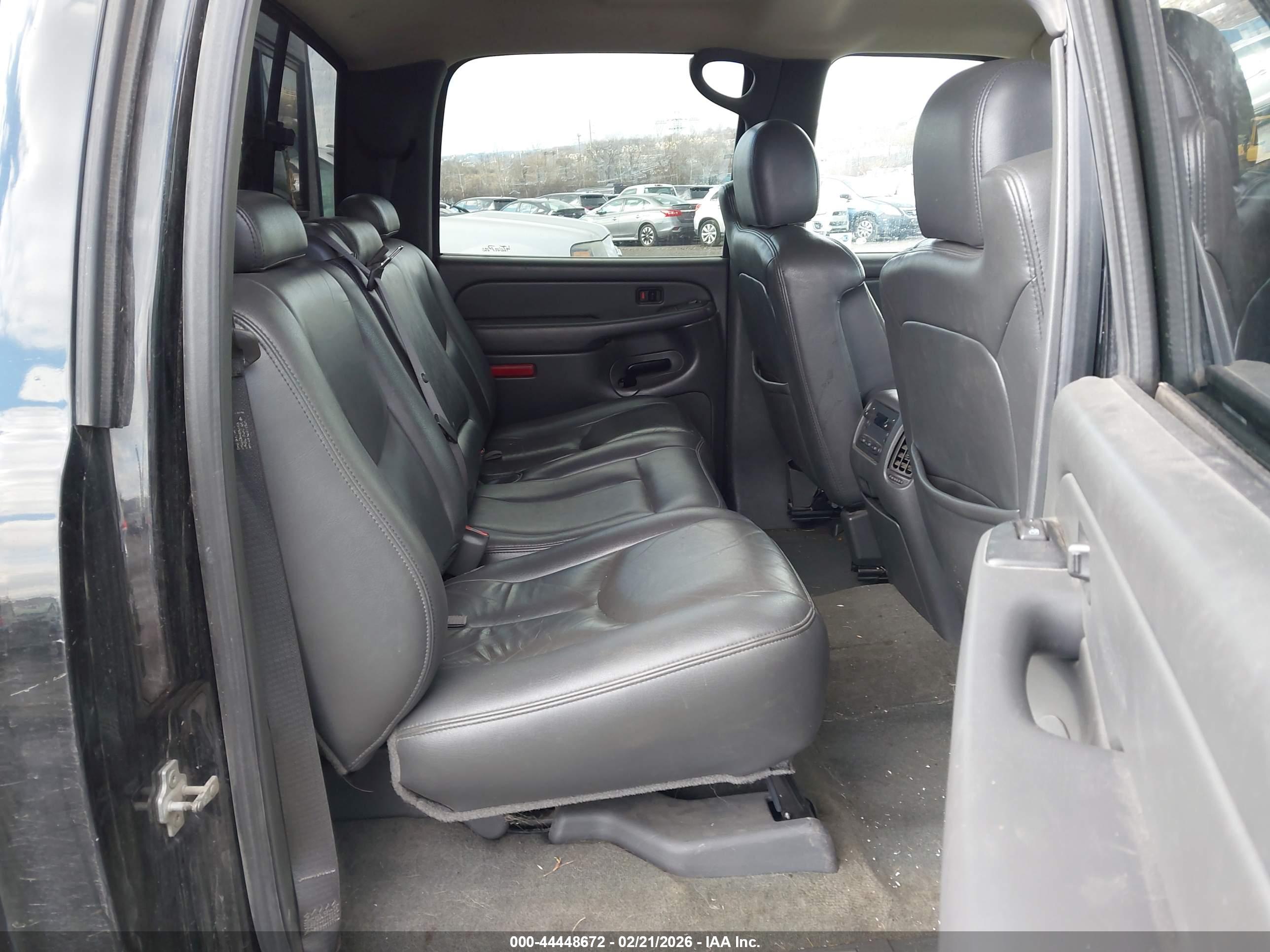 CHEVROLET SILVERADO image 8