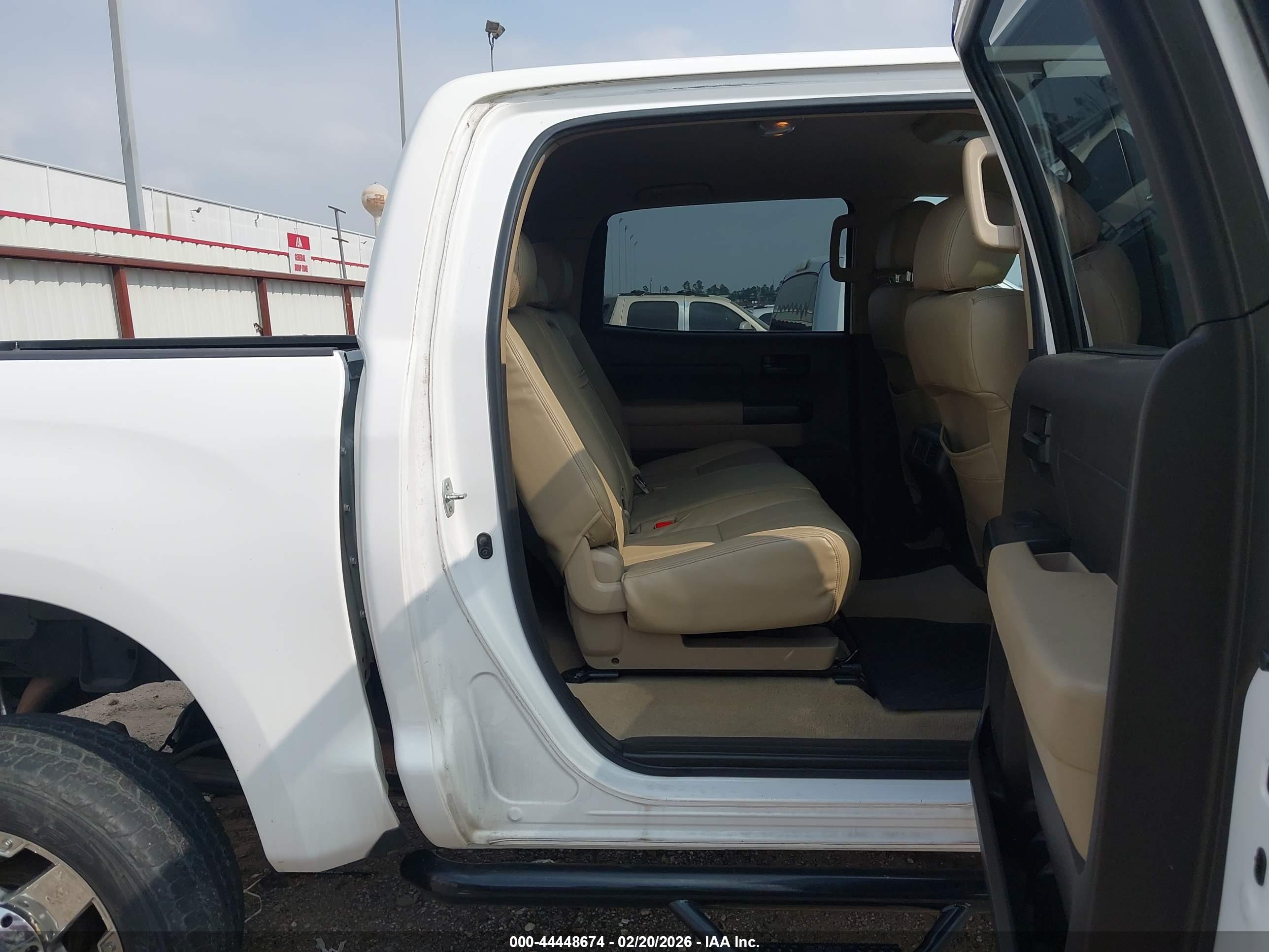 TOYOTA TUNDRA image 8
