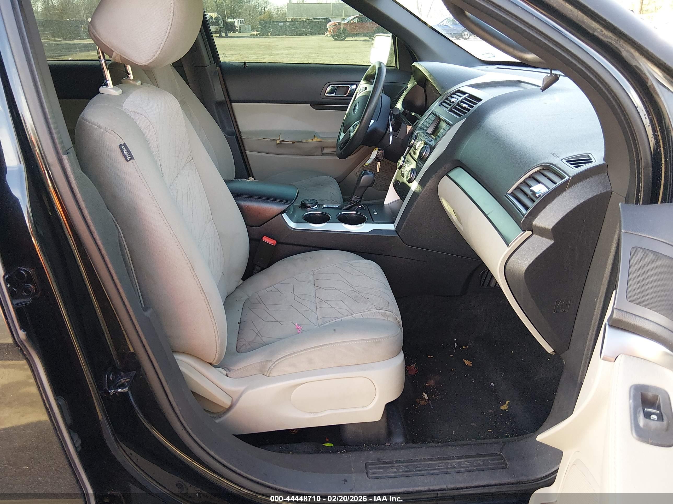 FORD EXPLORER image 5