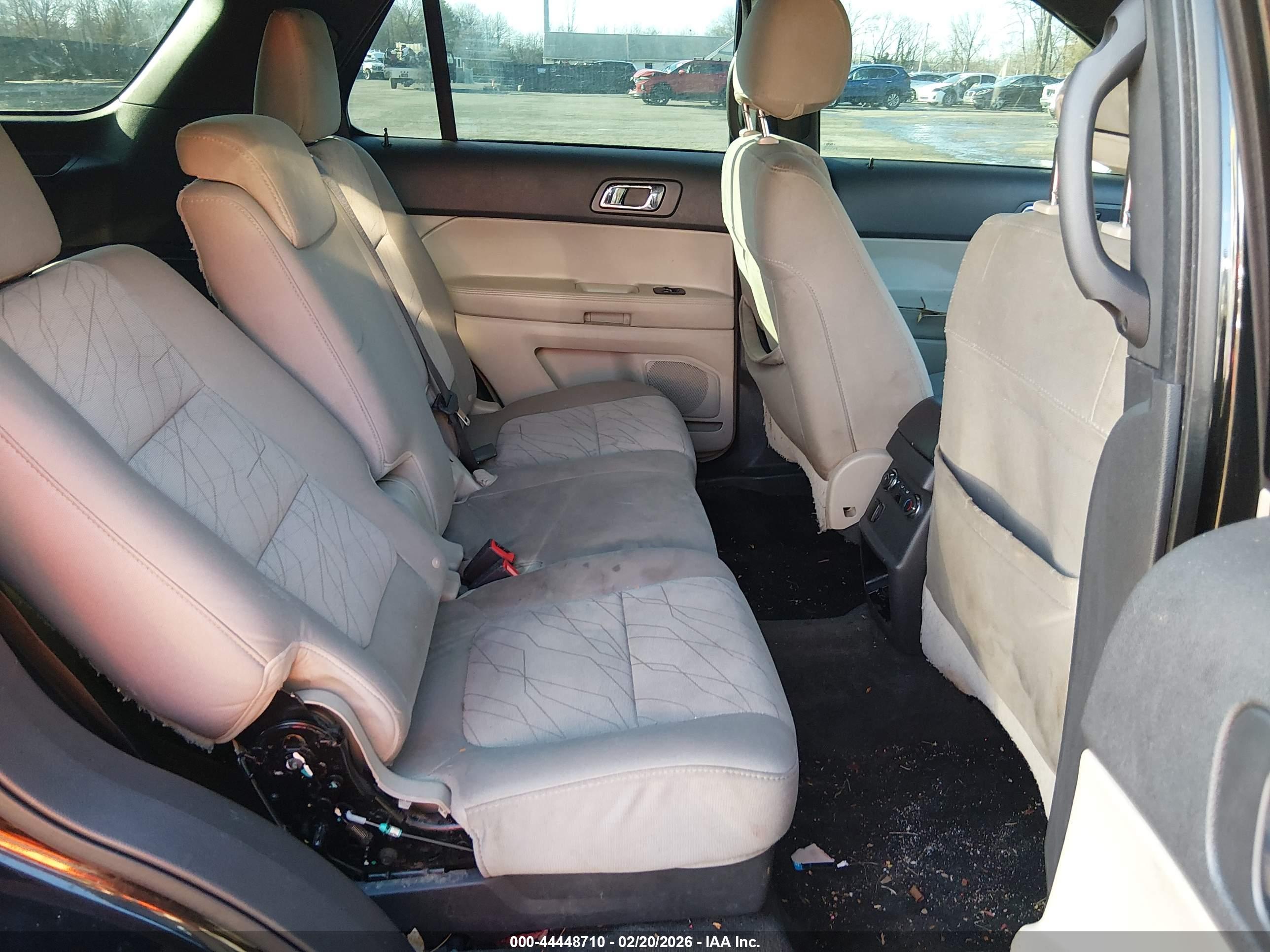 FORD EXPLORER image 8