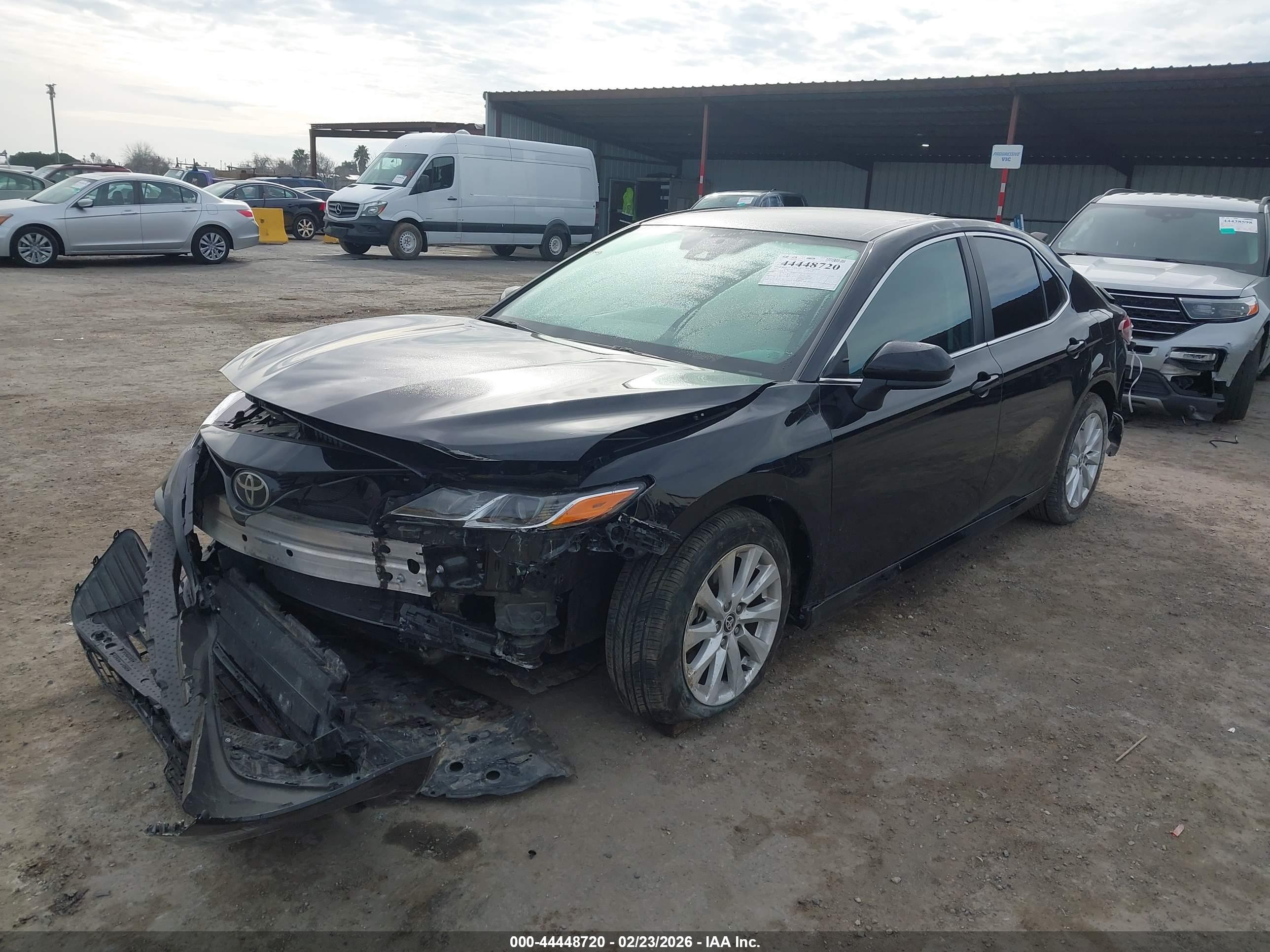 TOYOTA CAMRY image 2