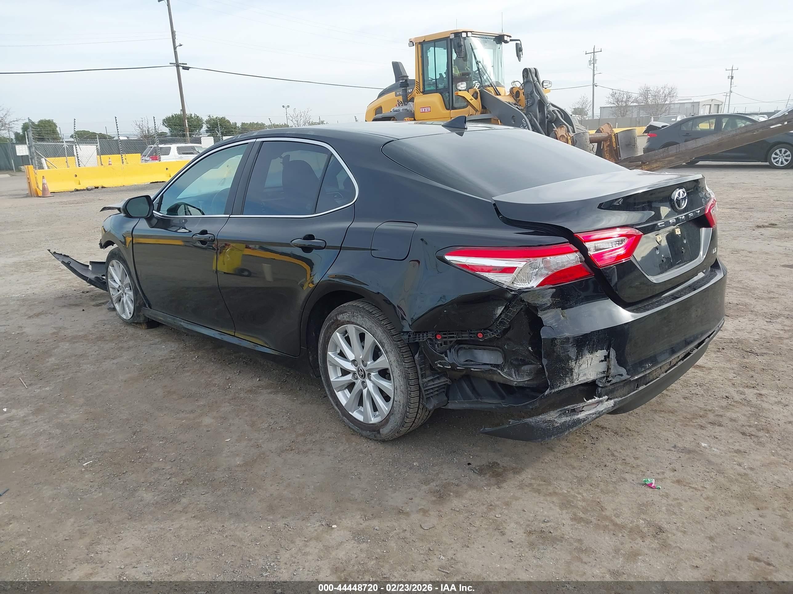 TOYOTA CAMRY image 3