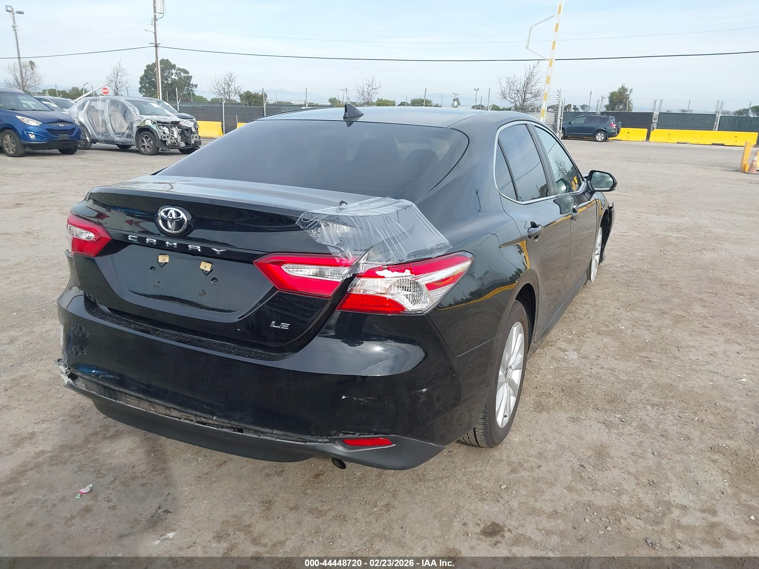 TOYOTA CAMRY image 4