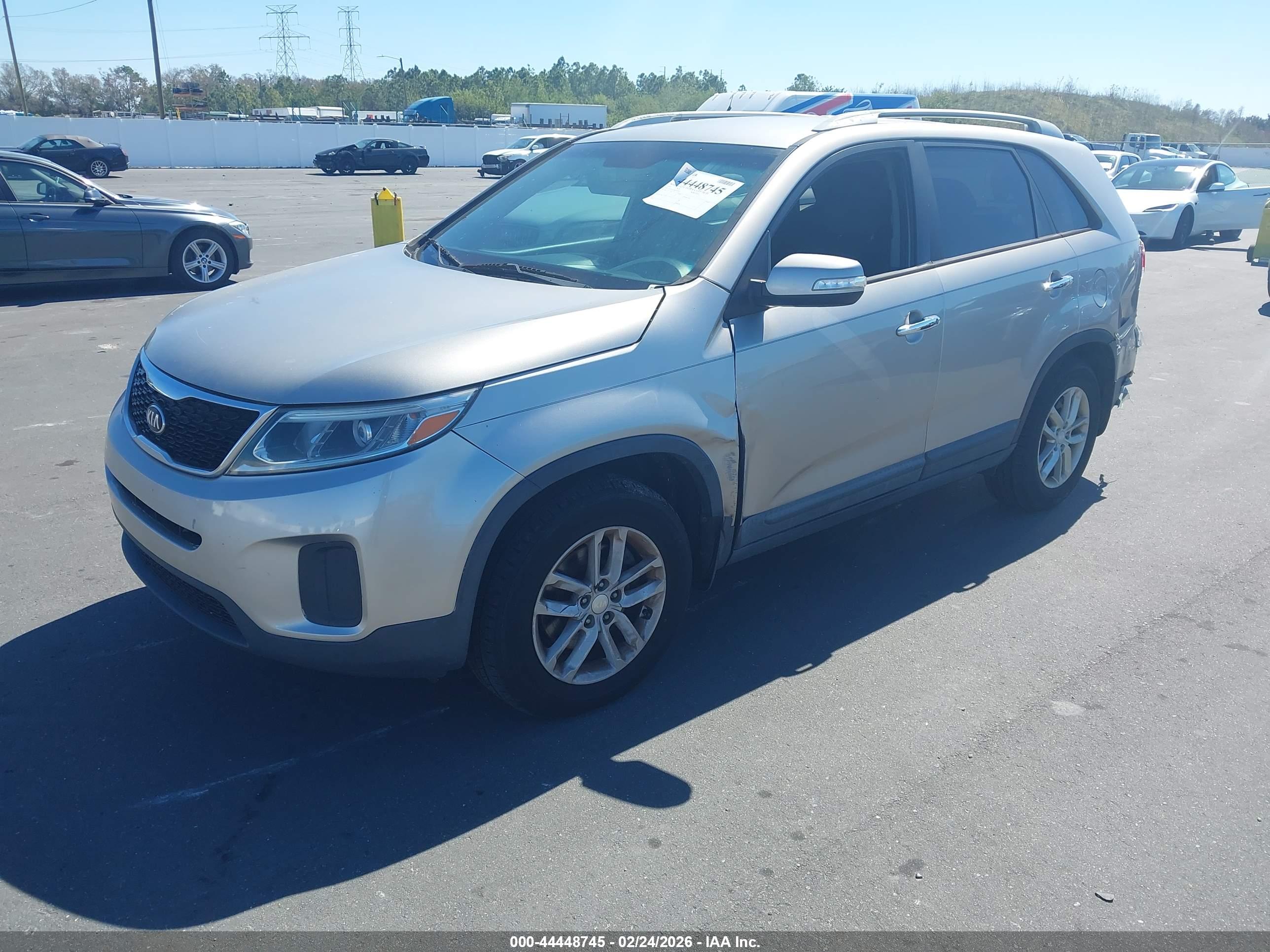 KIA SORENTO image 2
