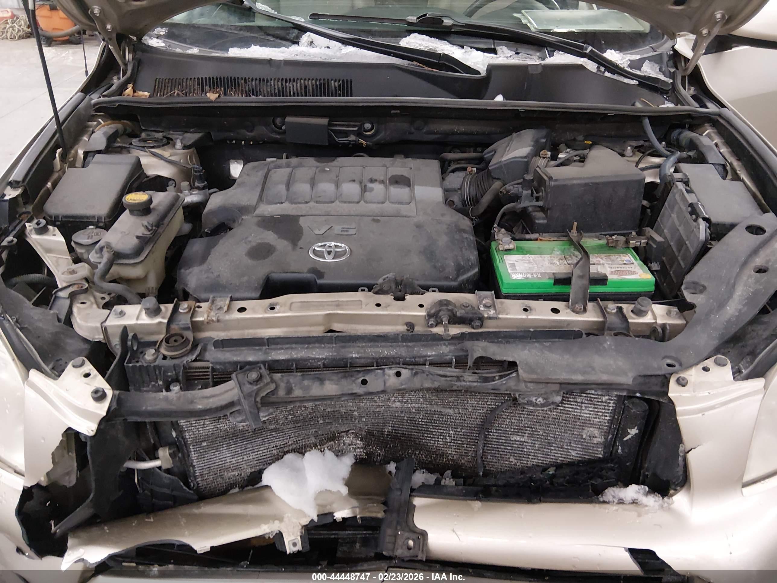 TOYOTA RAV4 image 10