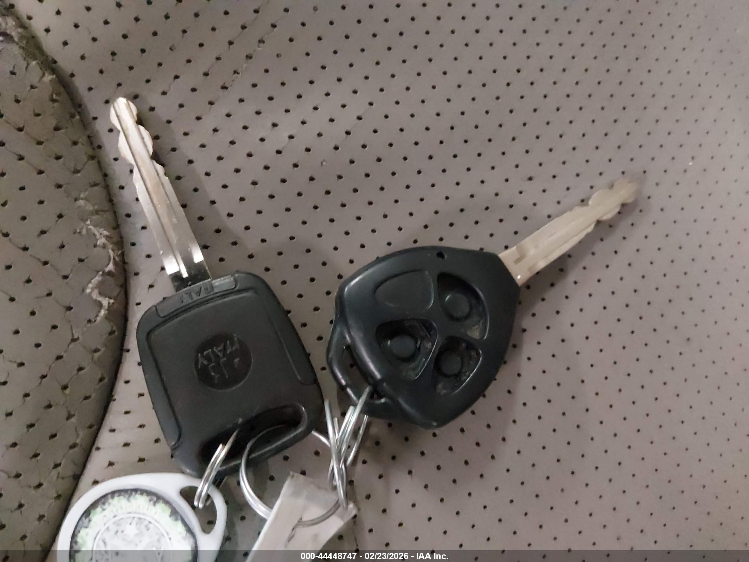 TOYOTA RAV4 image 11