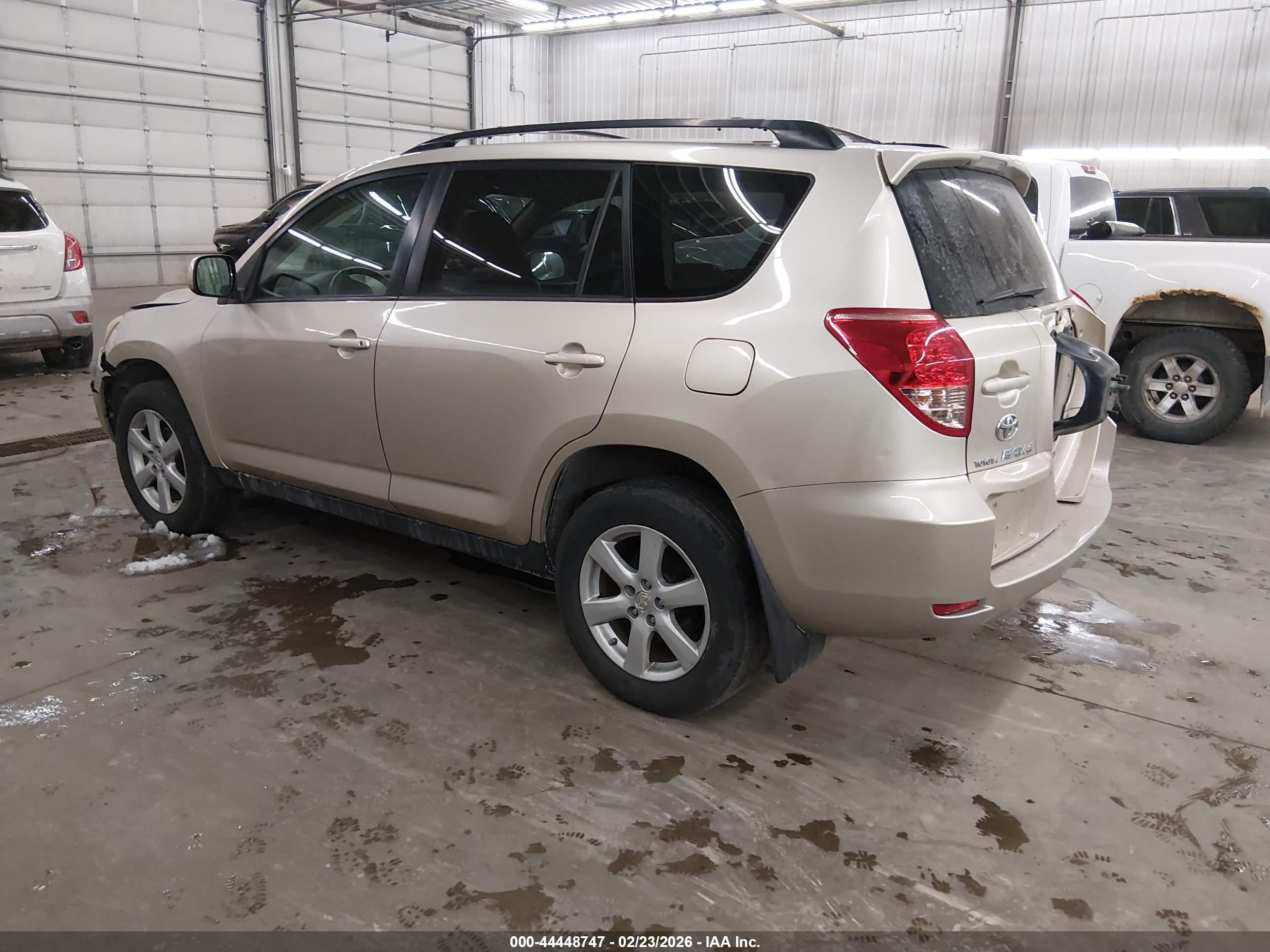 TOYOTA RAV4 image 3