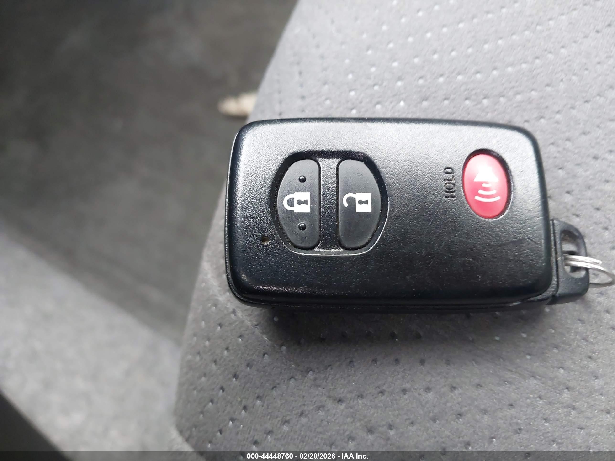 TOYOTA PRIUS image 11