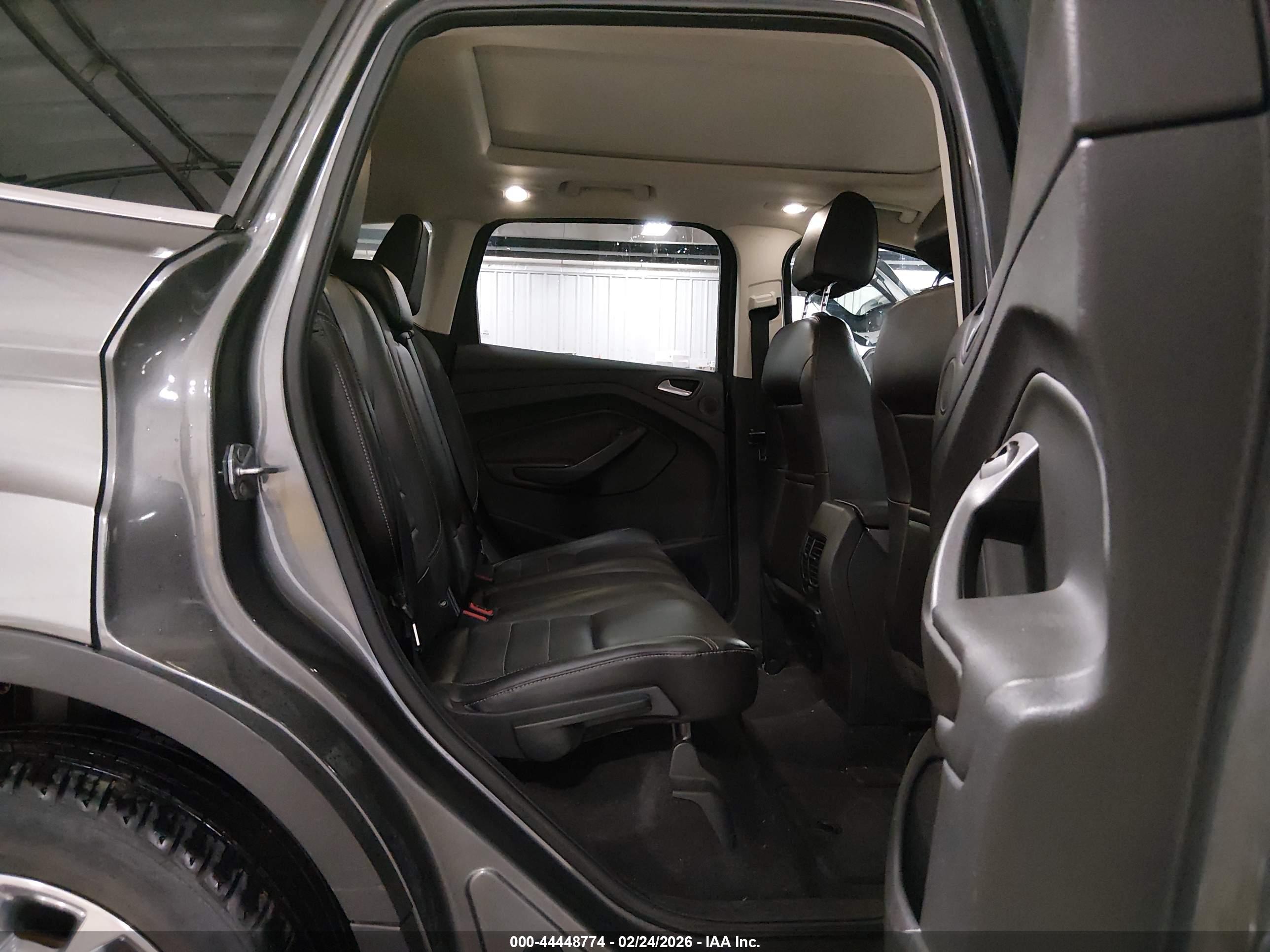 FORD ESCAPE image 8
