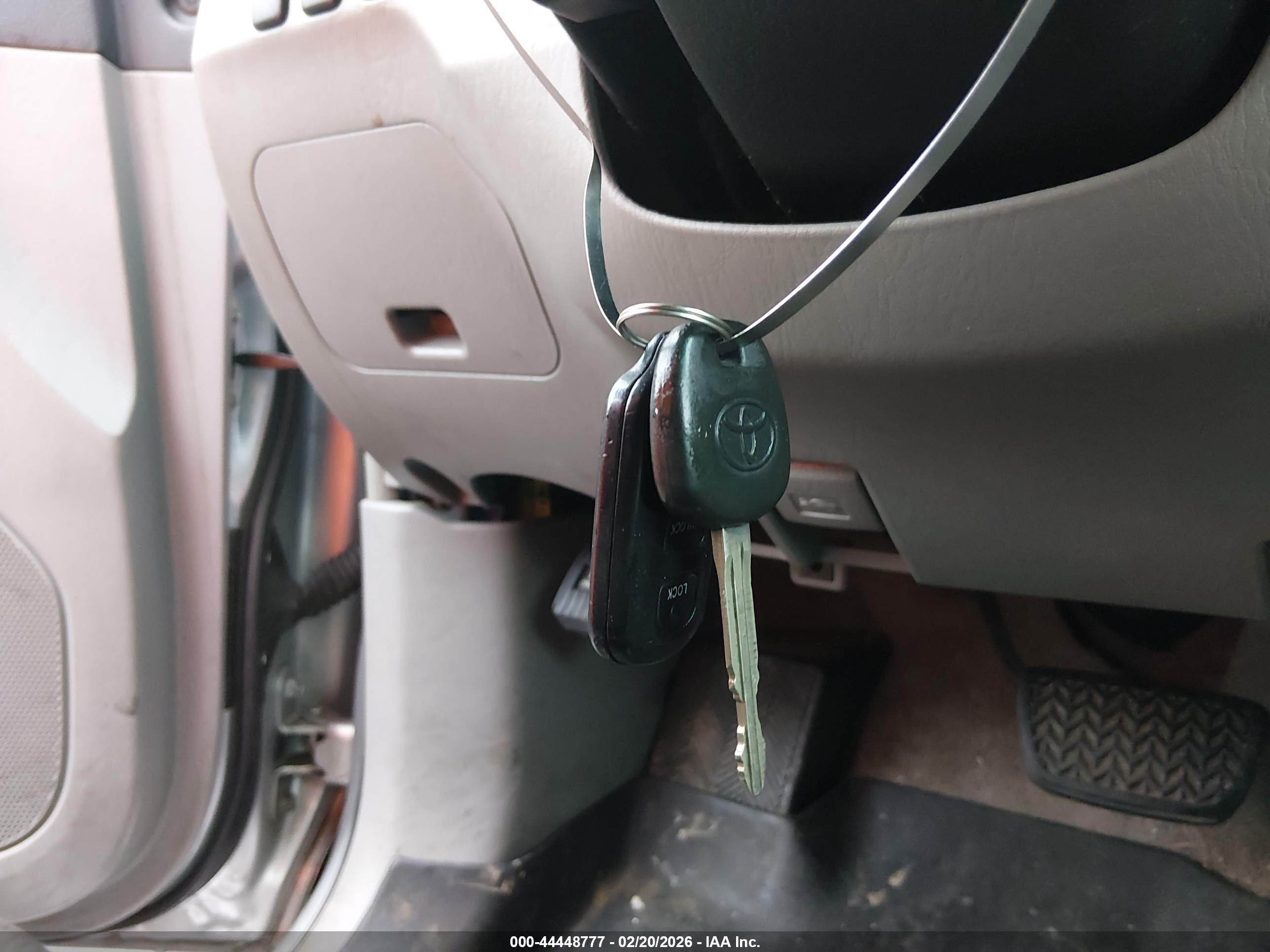 TOYOTA 4RUNNER image 11