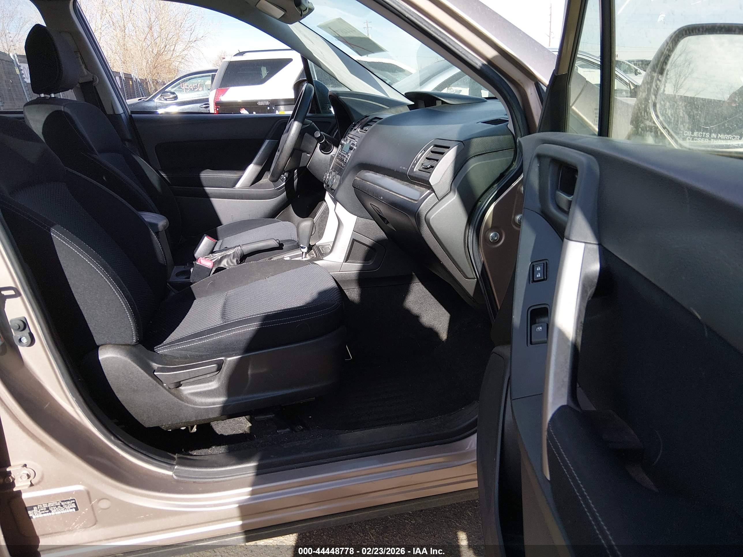 SUBARU FORESTER image 5