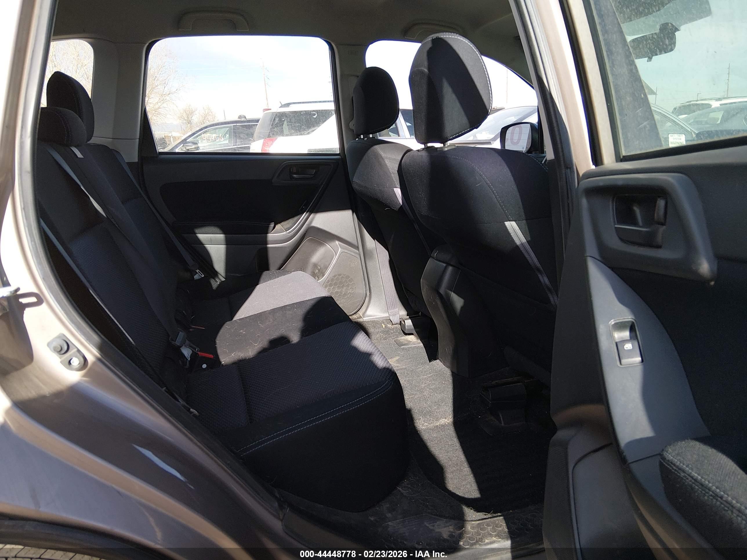 SUBARU FORESTER image 8