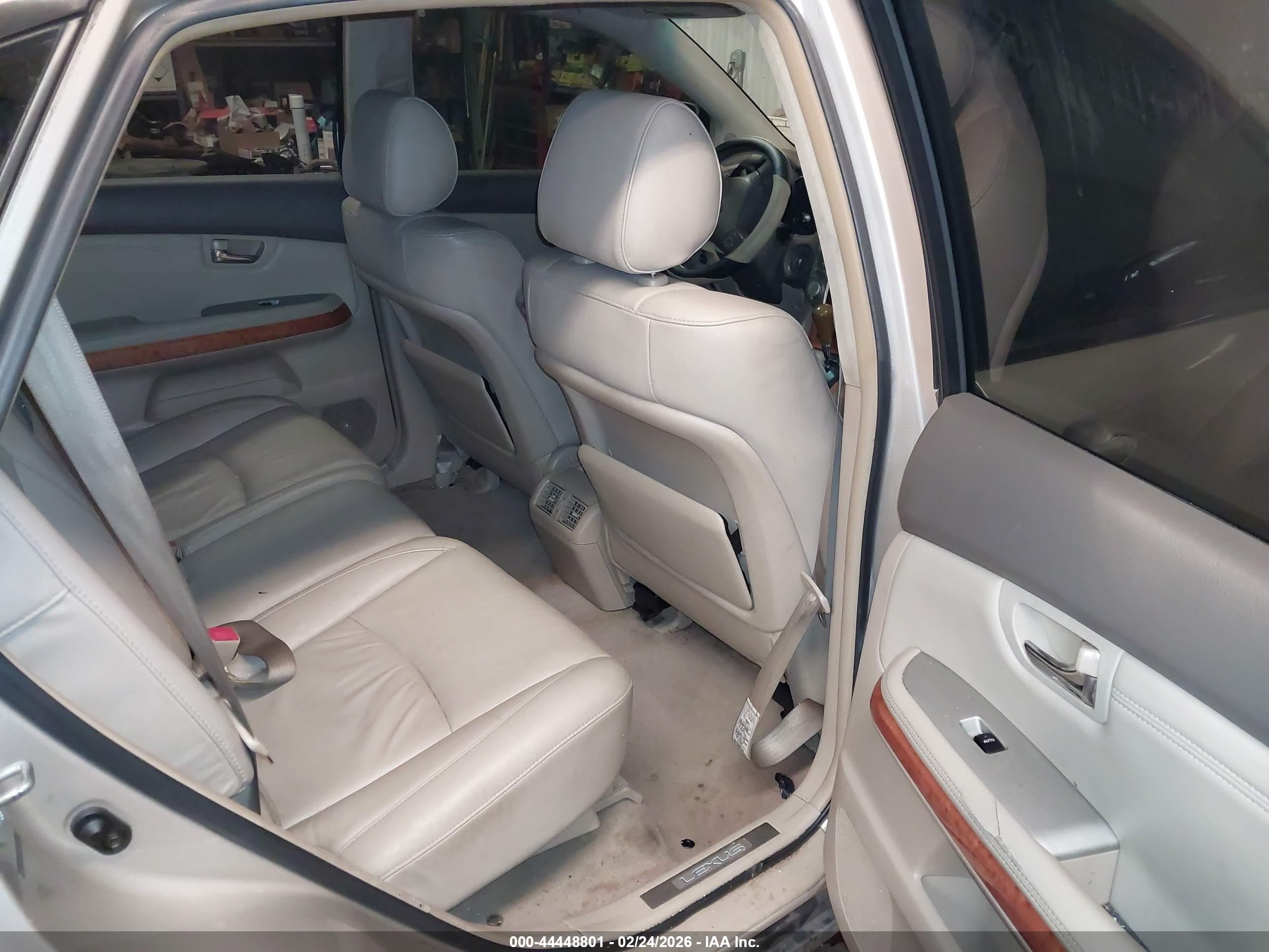 LEXUS RX image 8