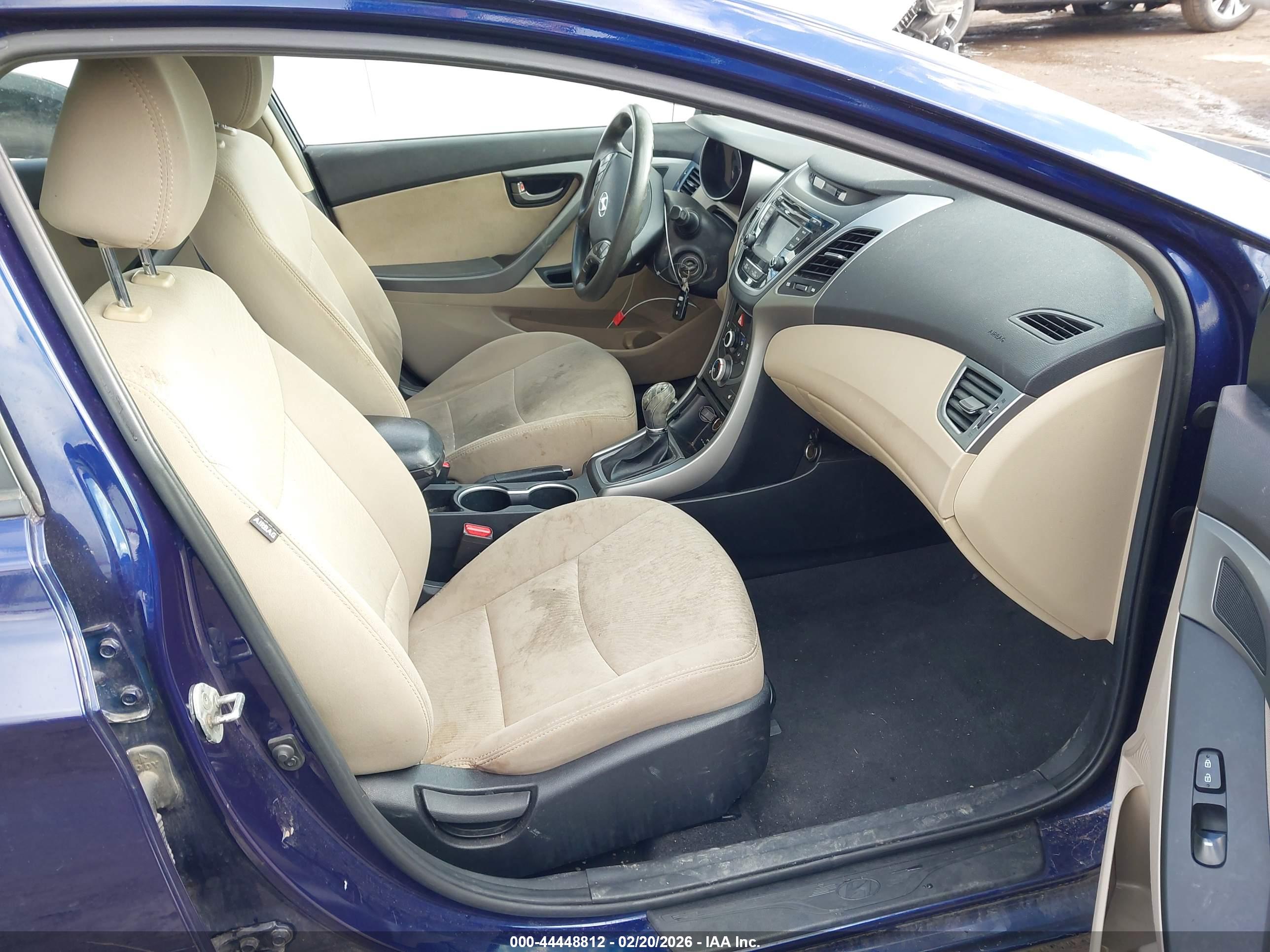 HYUNDAI ELANTRA image 5