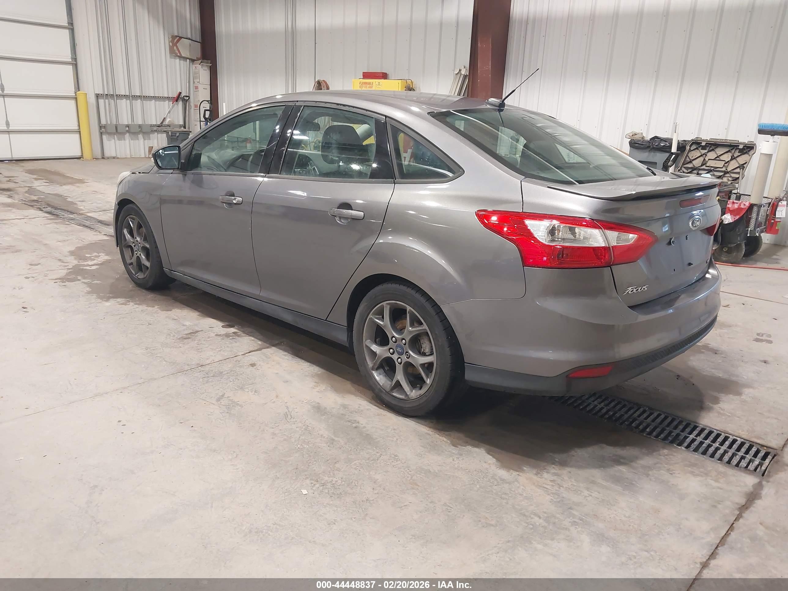 FORD FOCUS image 3
