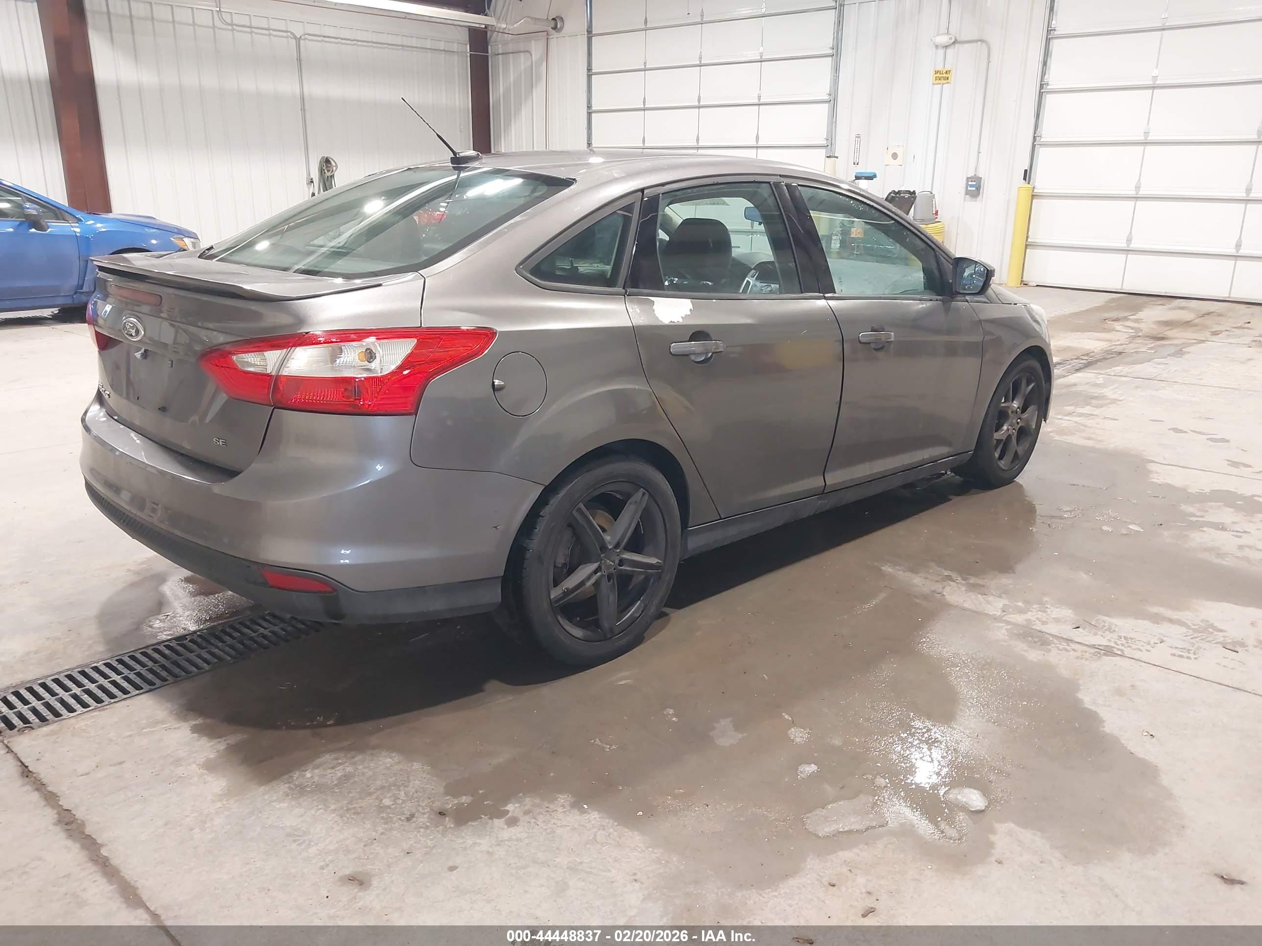 FORD FOCUS image 4