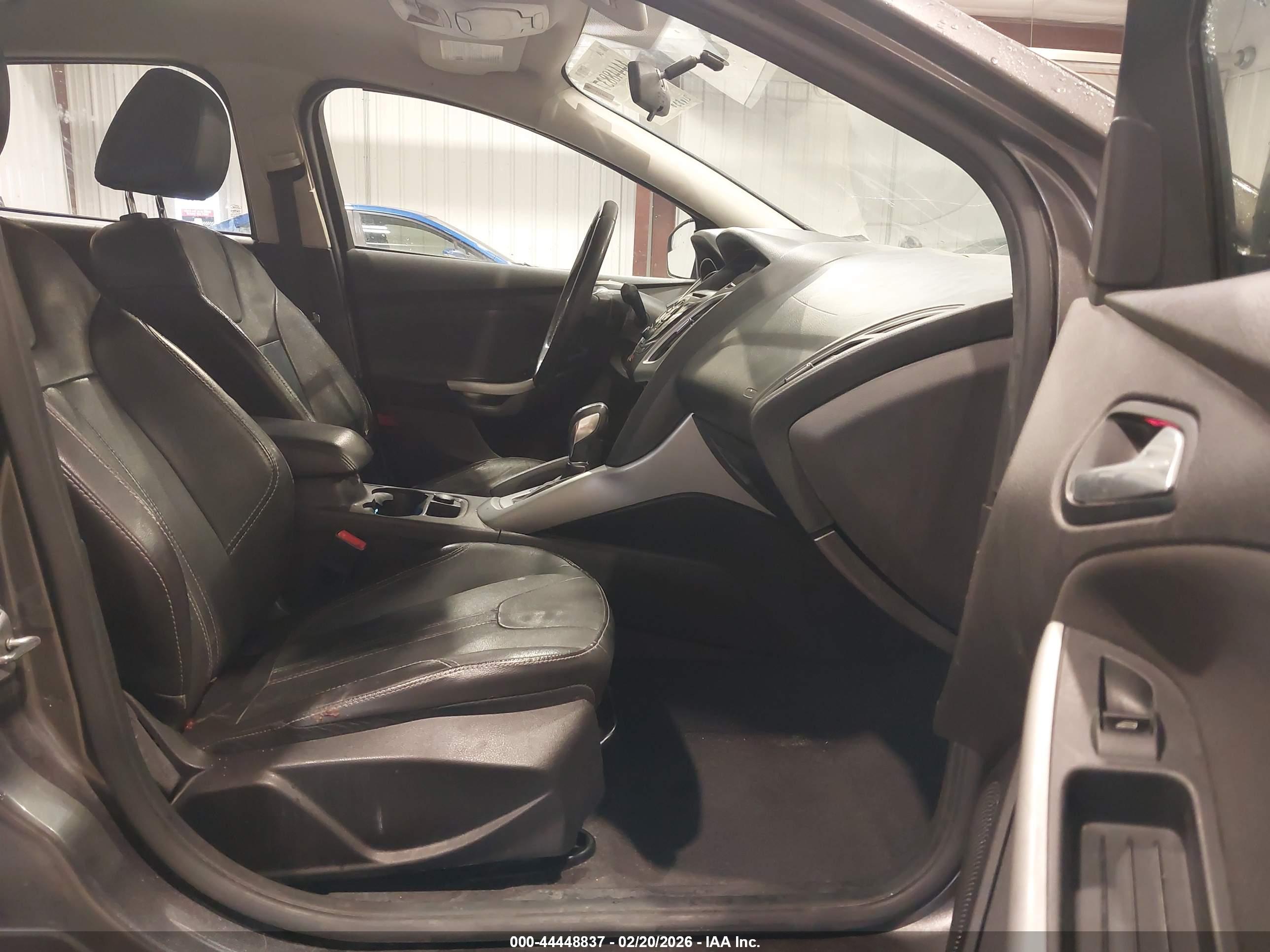 FORD FOCUS image 5