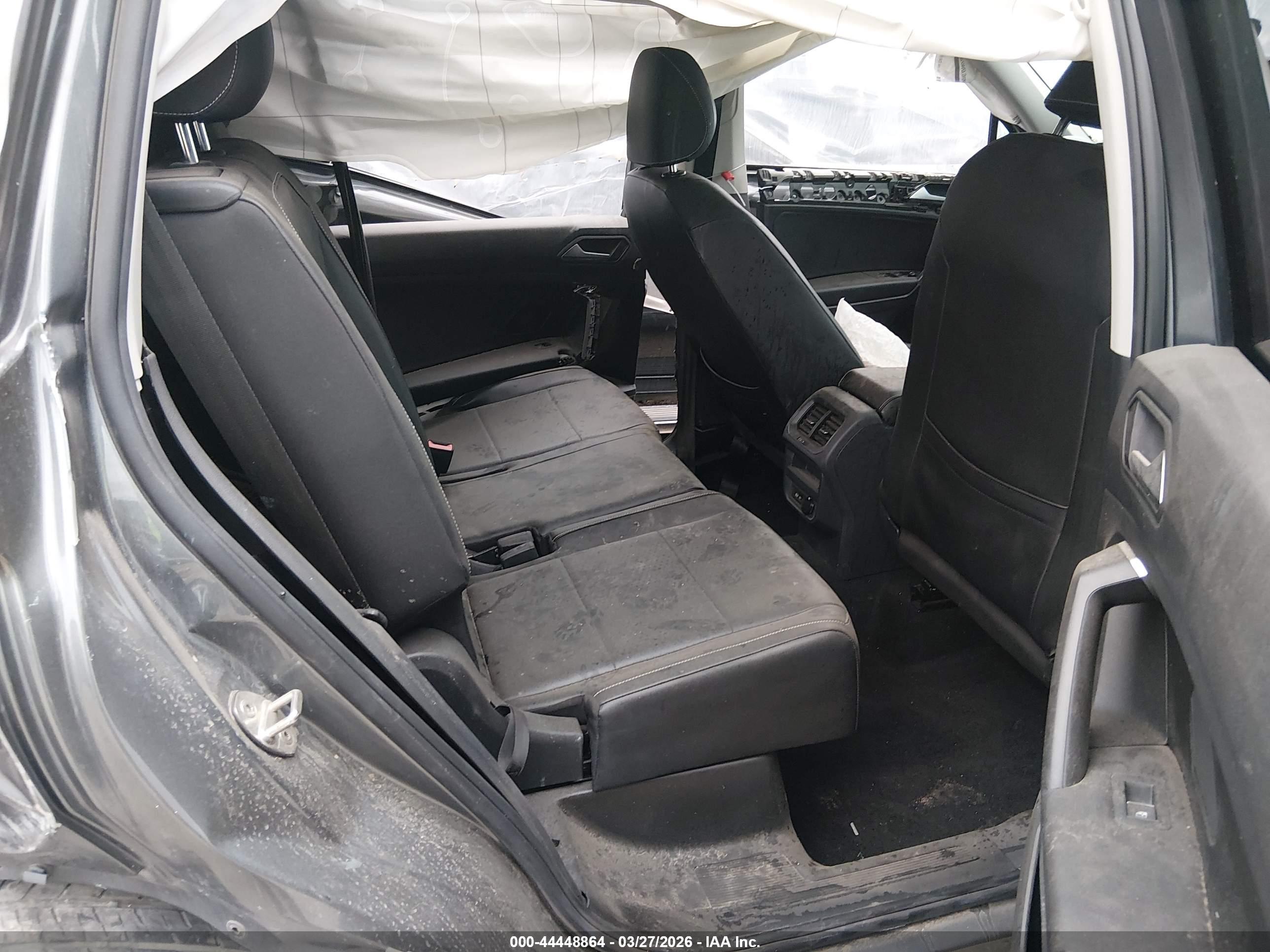 VOLKSWAGEN TIGUAN image 8