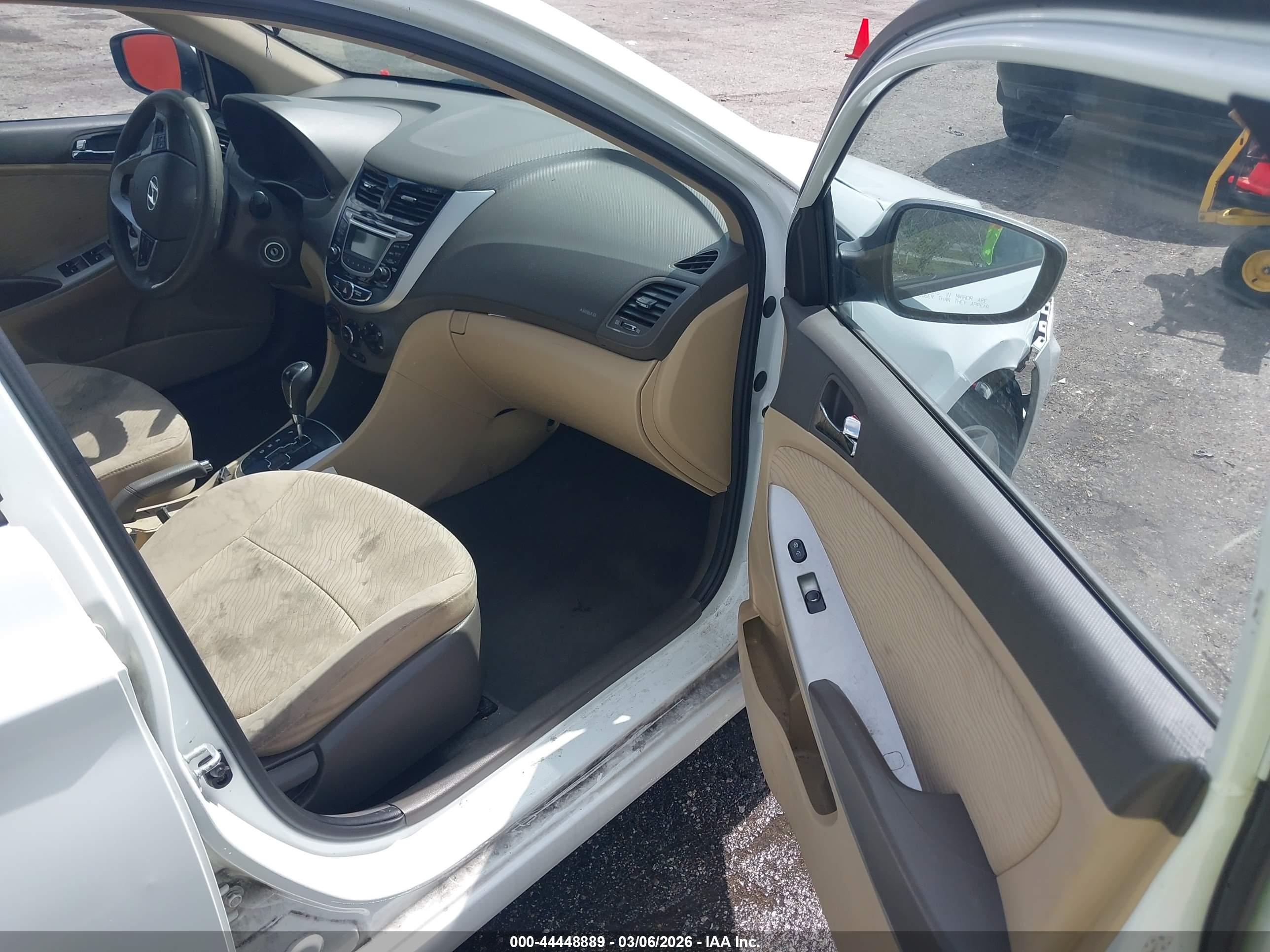 HYUNDAI ACCENT image 5