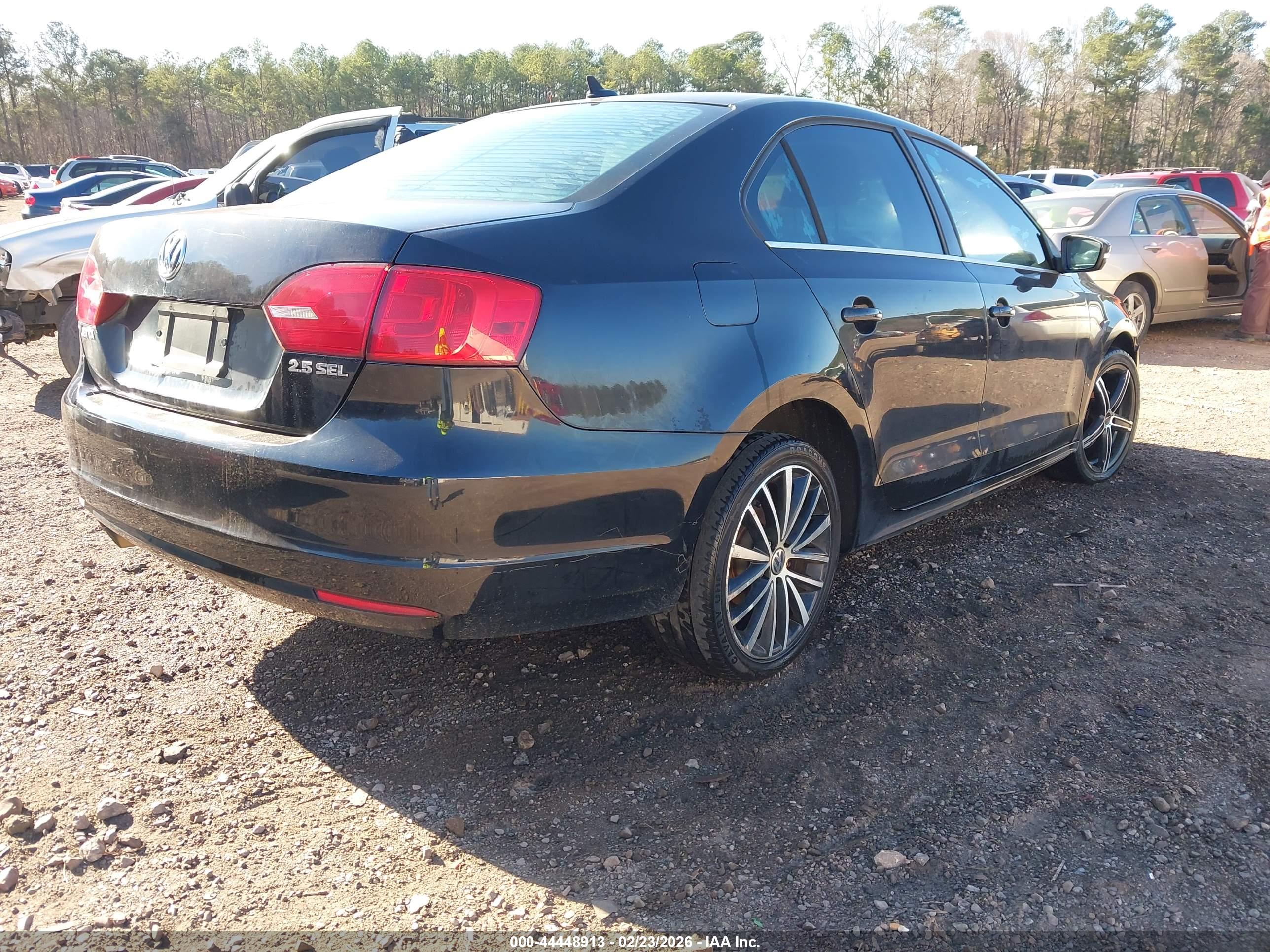 VOLKSWAGEN JETTA image 4