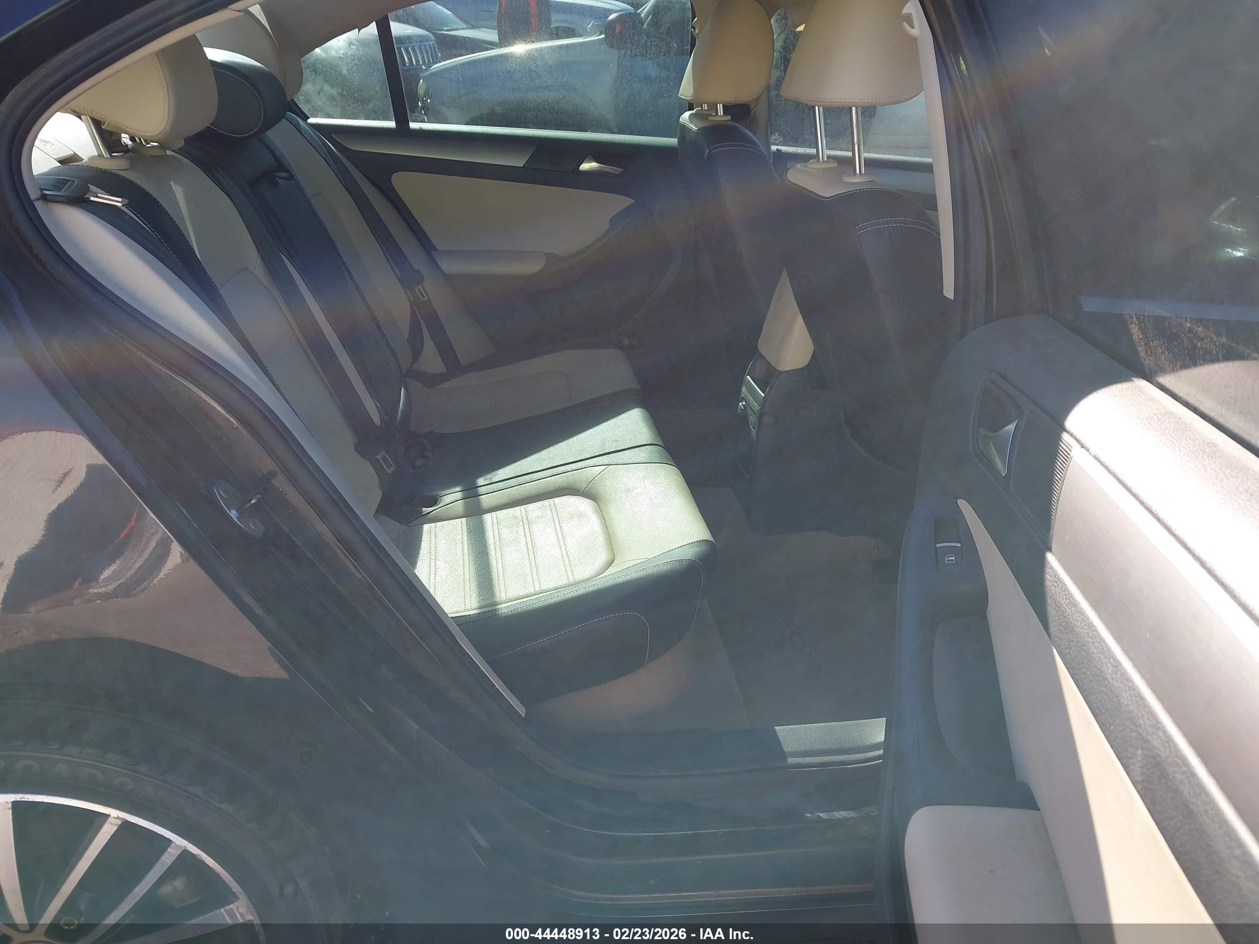 VOLKSWAGEN JETTA image 8