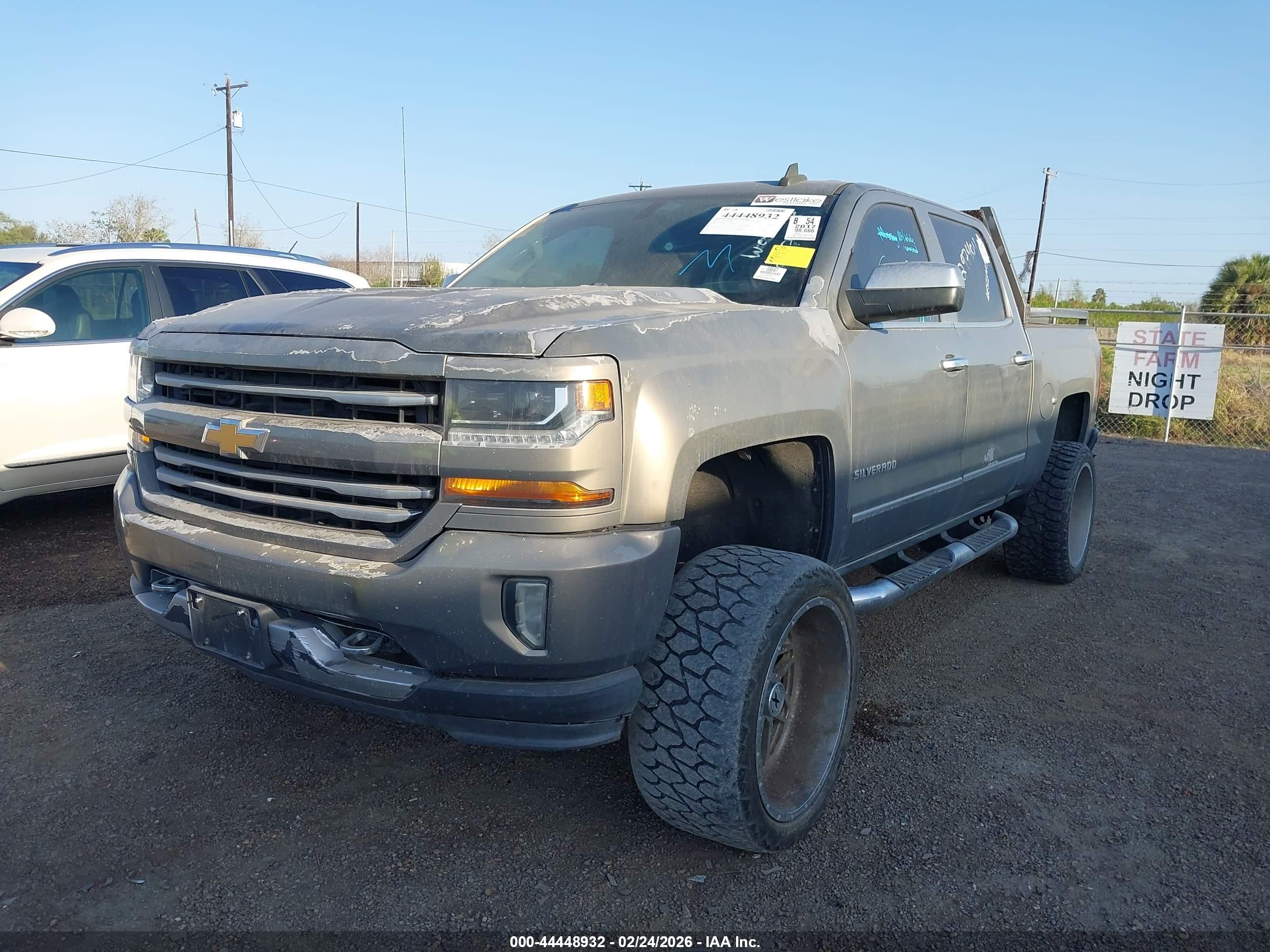 CHEVROLET SILVERADO image 6