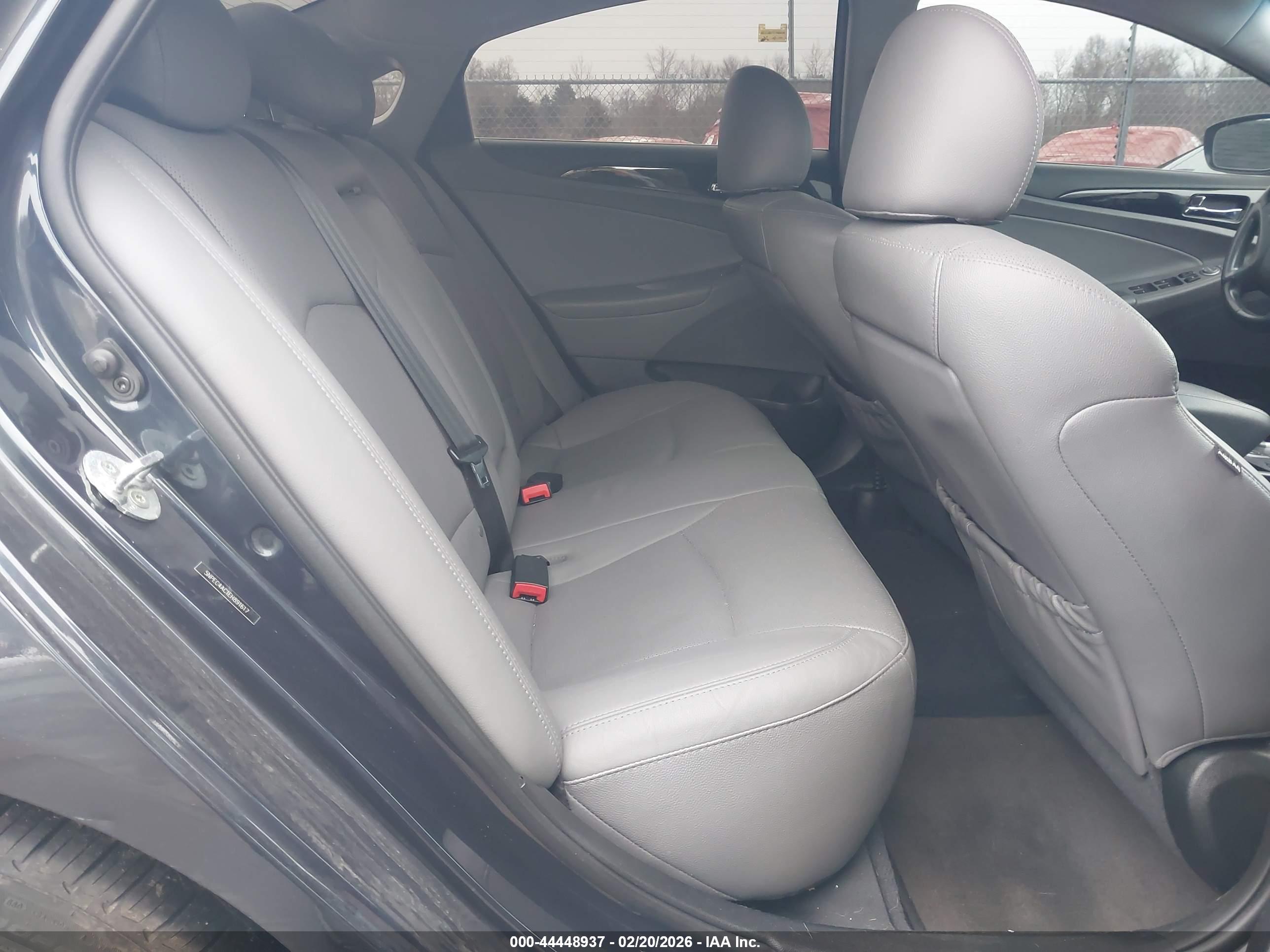 HYUNDAI SONATA image 8