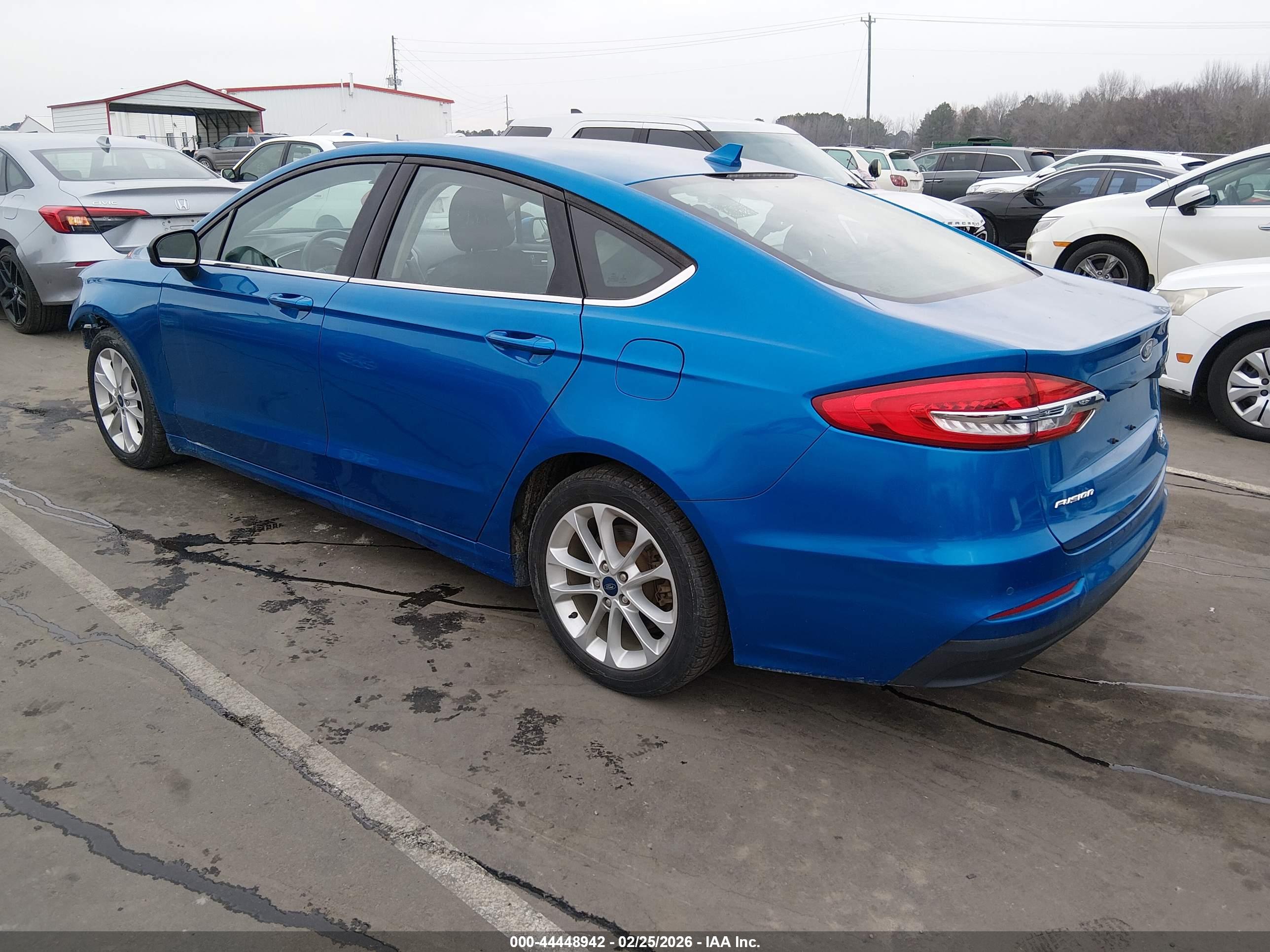 FORD FUSION image 3
