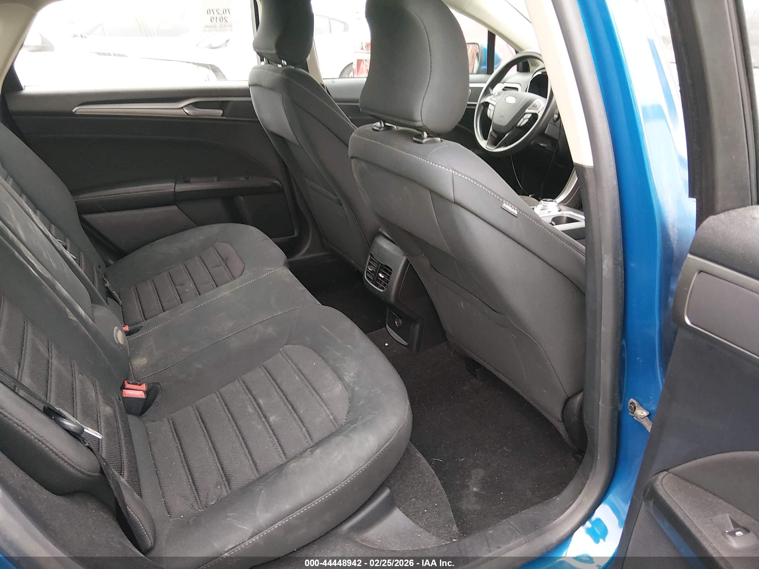 FORD FUSION image 8