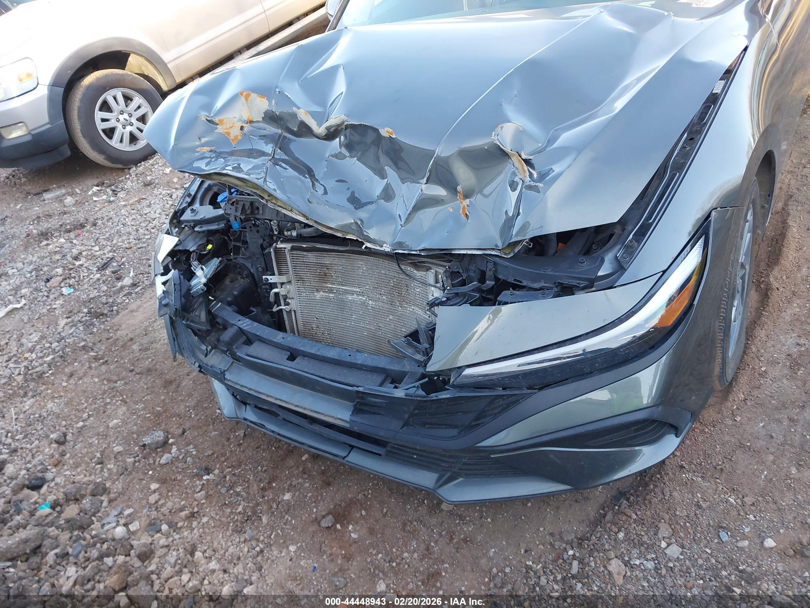 HYUNDAI ELANTRA image 6