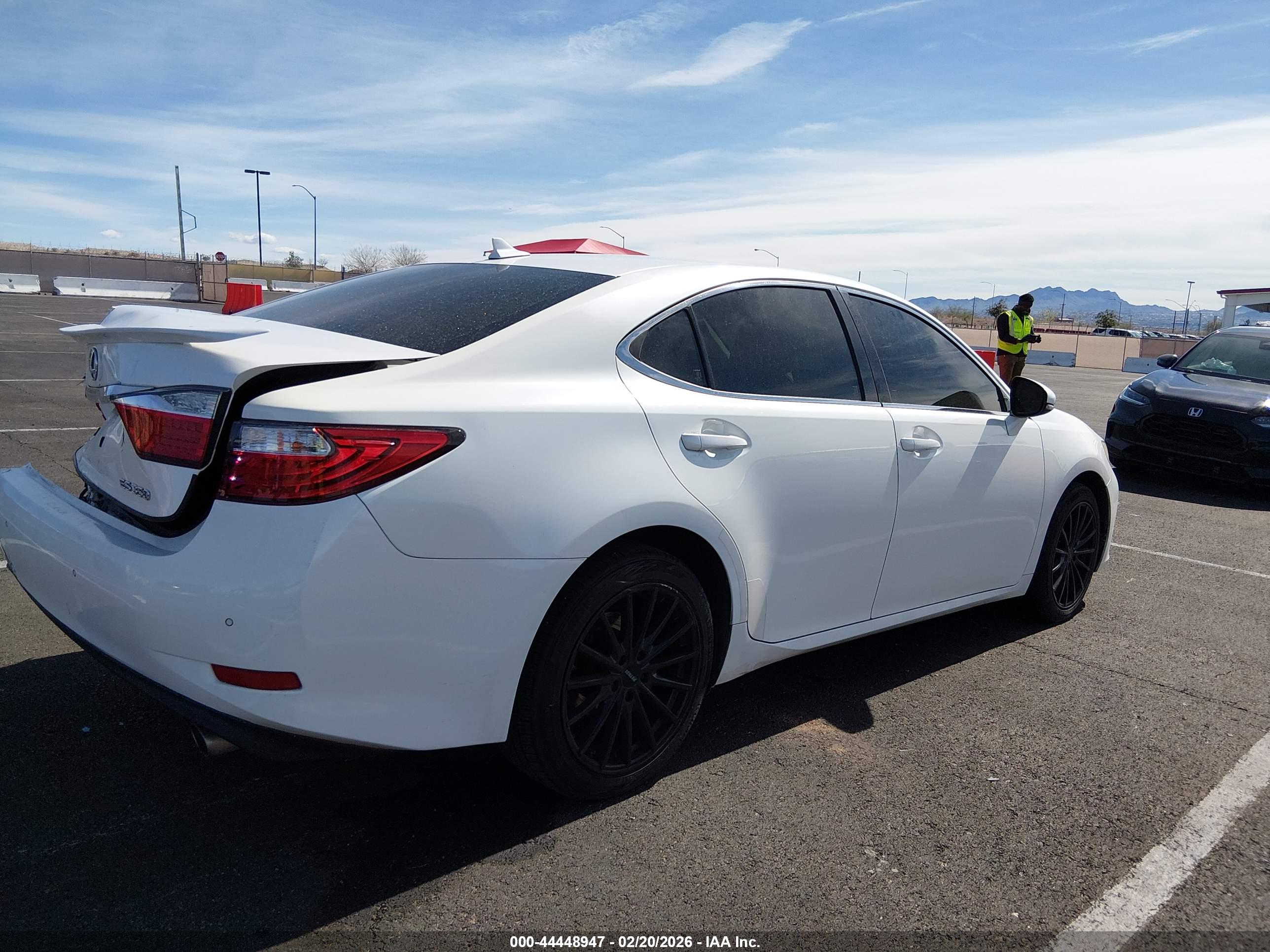 LEXUS ES image 4