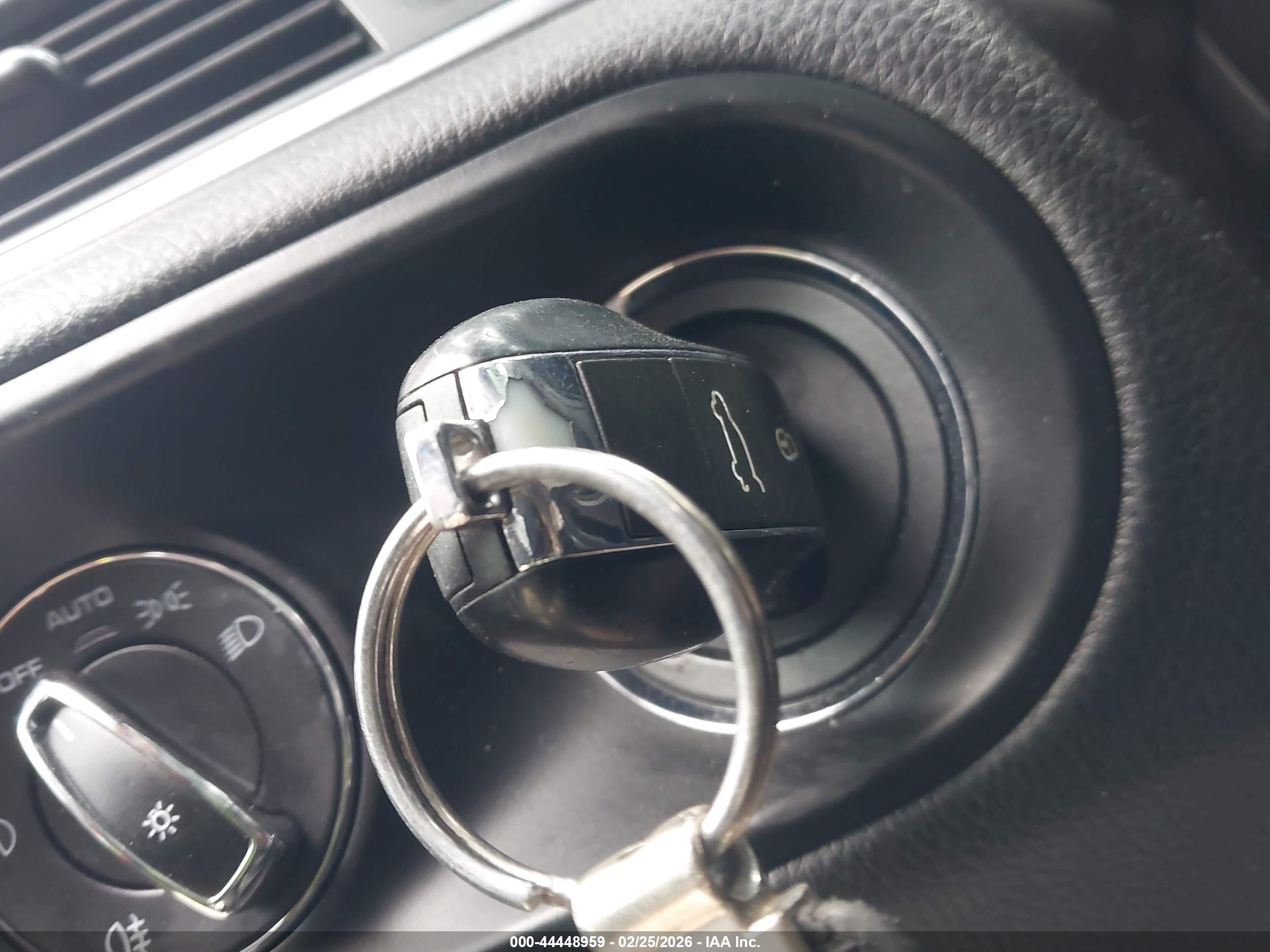 PORSCHE MACAN image 11