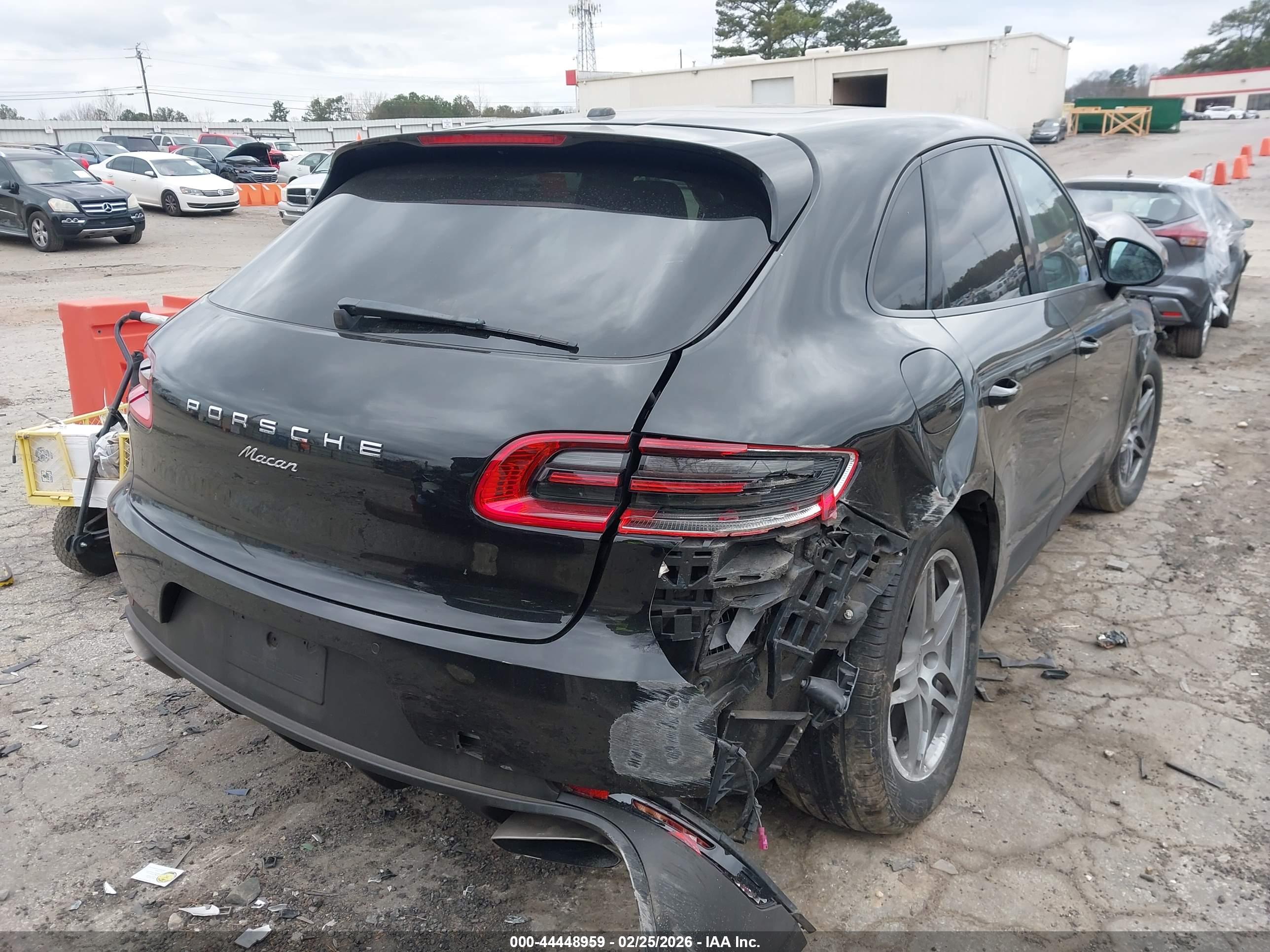 PORSCHE MACAN image 4