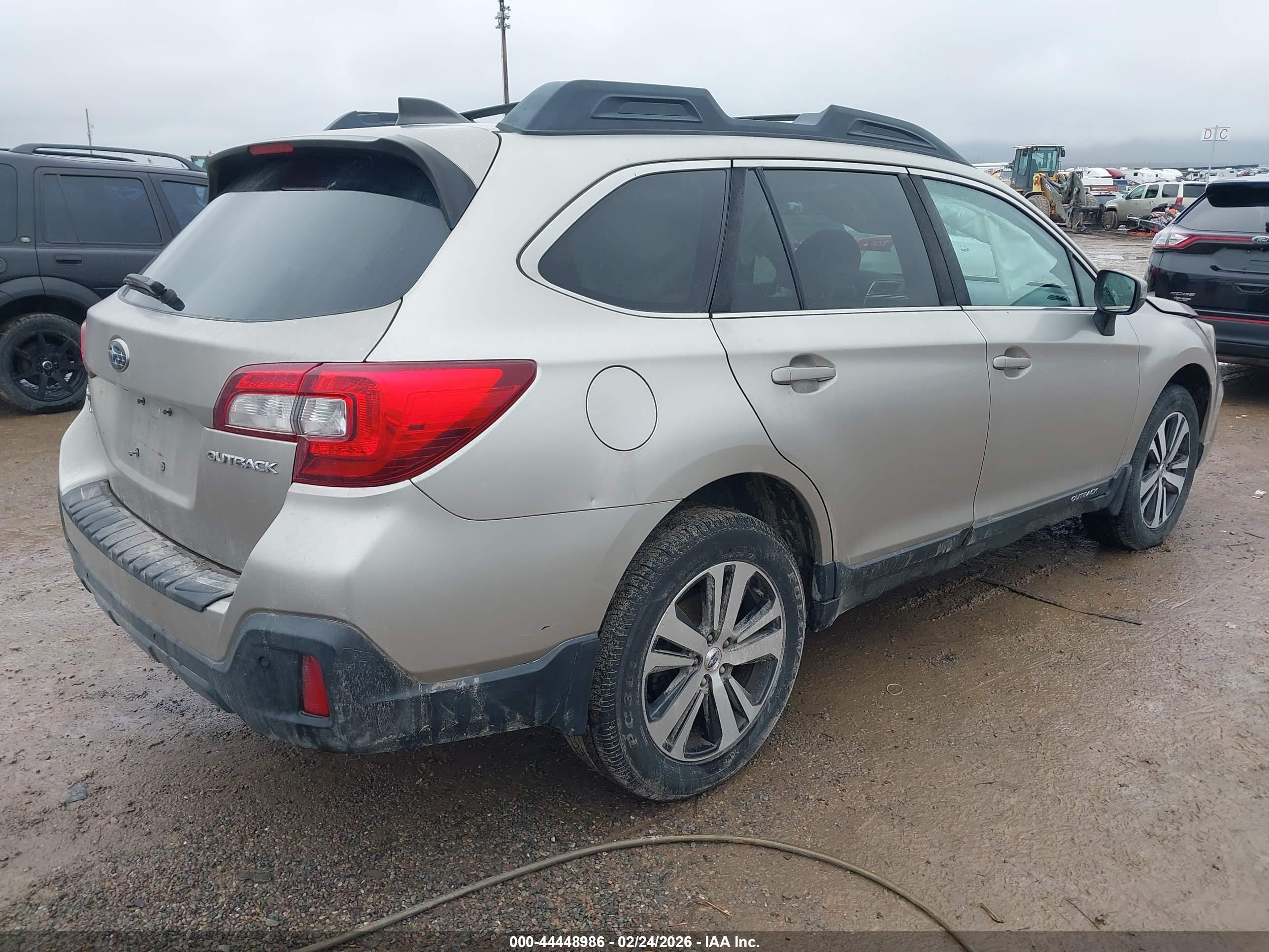 SUBARU OUTBACK image 4