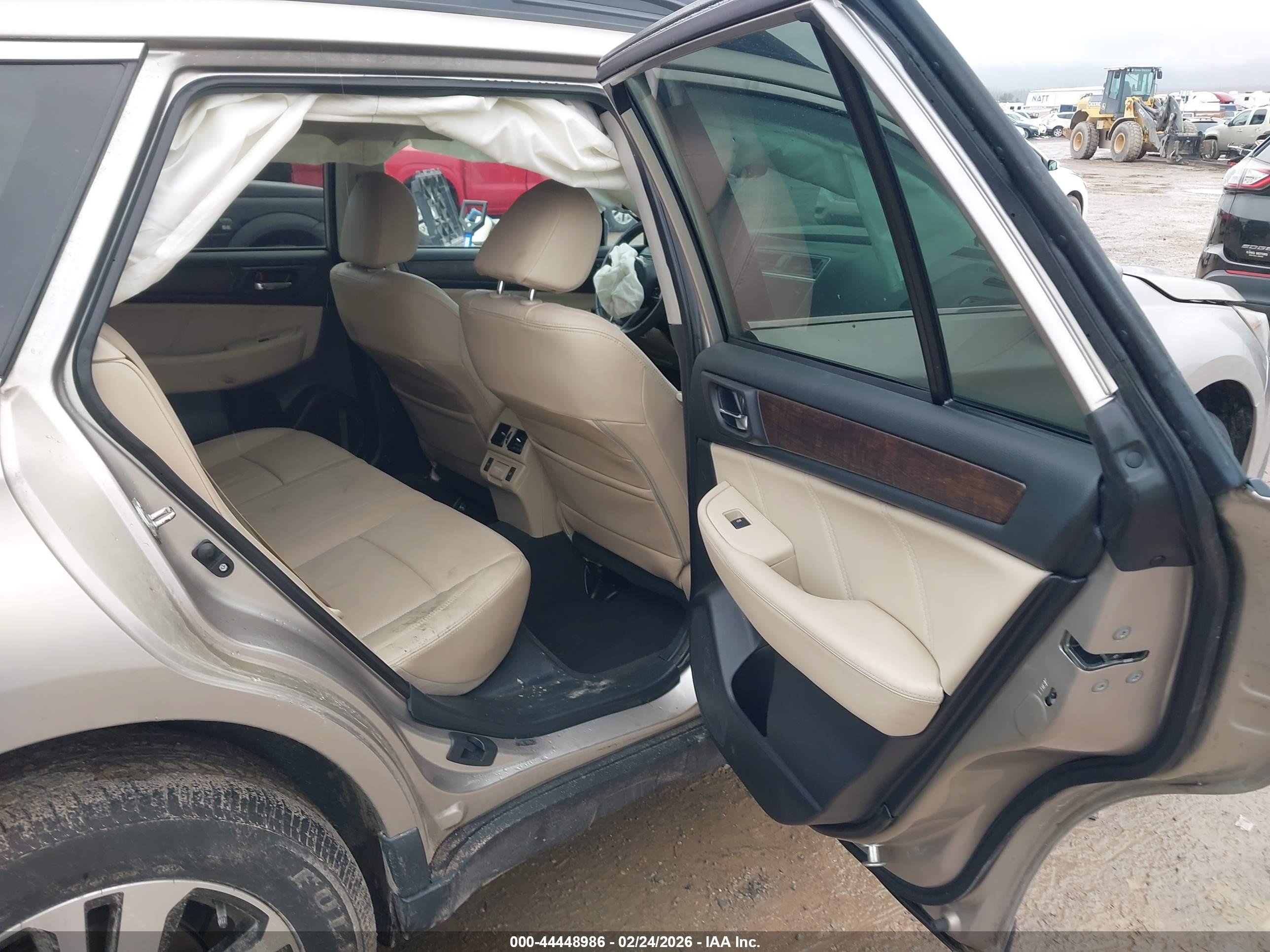 SUBARU OUTBACK image 8